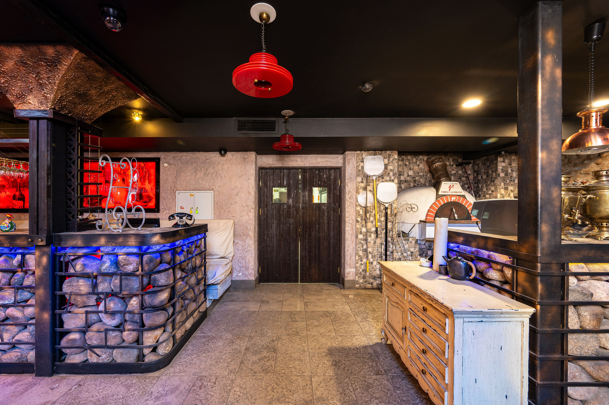 Ресторан на продажу. Интерьерный фотограф. Фото- видеосъемка недвижимости Санкт-Петербург