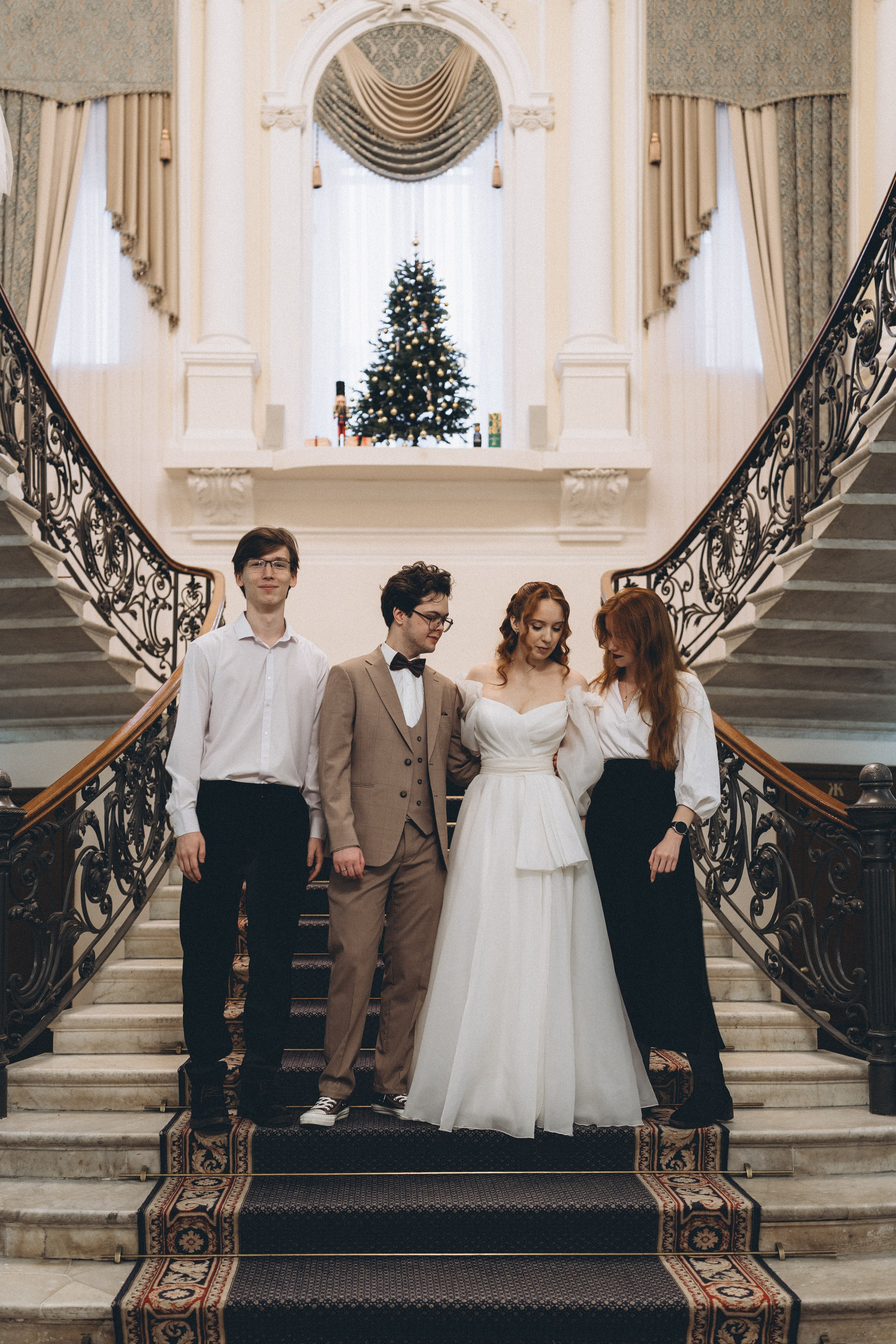 СВАДЕБНАЯ СЬЕМКА ВО ВТОРОМ ДВОРЦЕ С ГОСТЯМИ И ПРОГУЛКА В ТАВРИЧЕСКОМ САДУ. Профессиональный фотограф, Санкт-Петербург — Виктория Богомолова