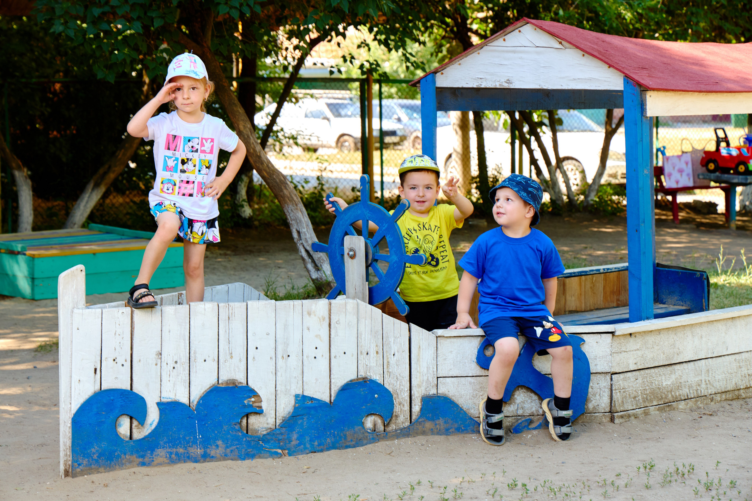 Пример летней съёмки в детском саду № 92 младшая группа Ромашки. Фотограф Выпускные альбомы Таганрог Сергей Коробченко