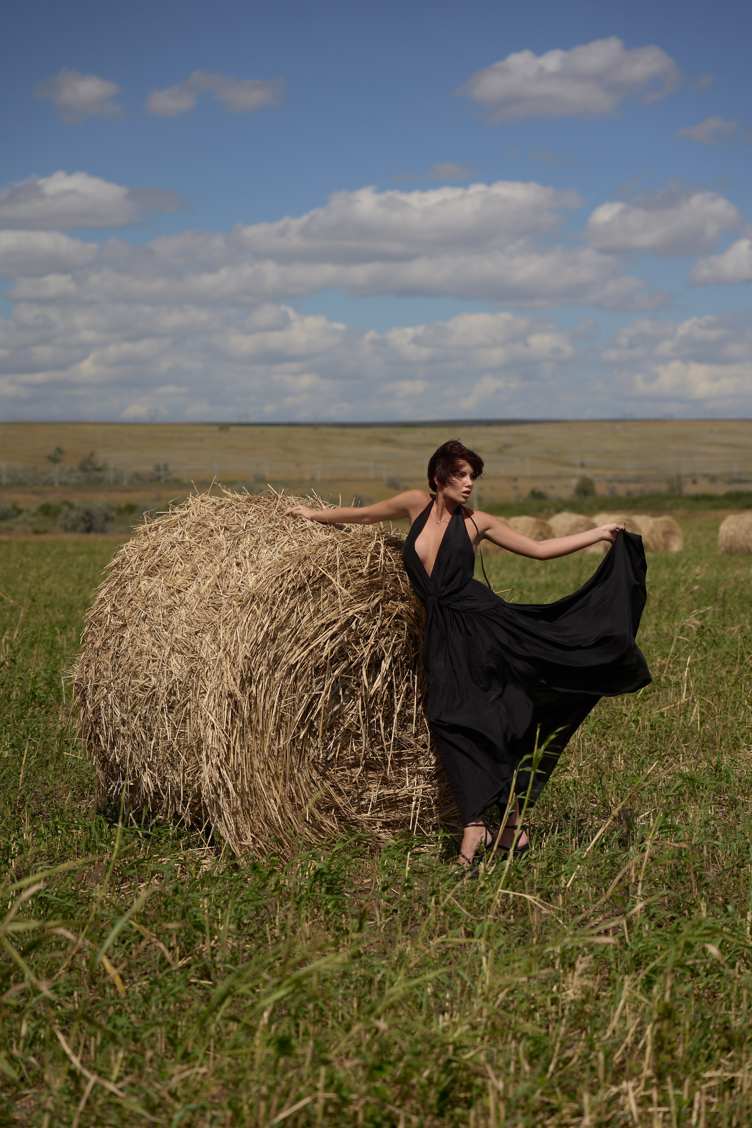 Фотосессия в поле со стогами сена. Свадебный и коммерческий фотограф |Саратов Москва|
