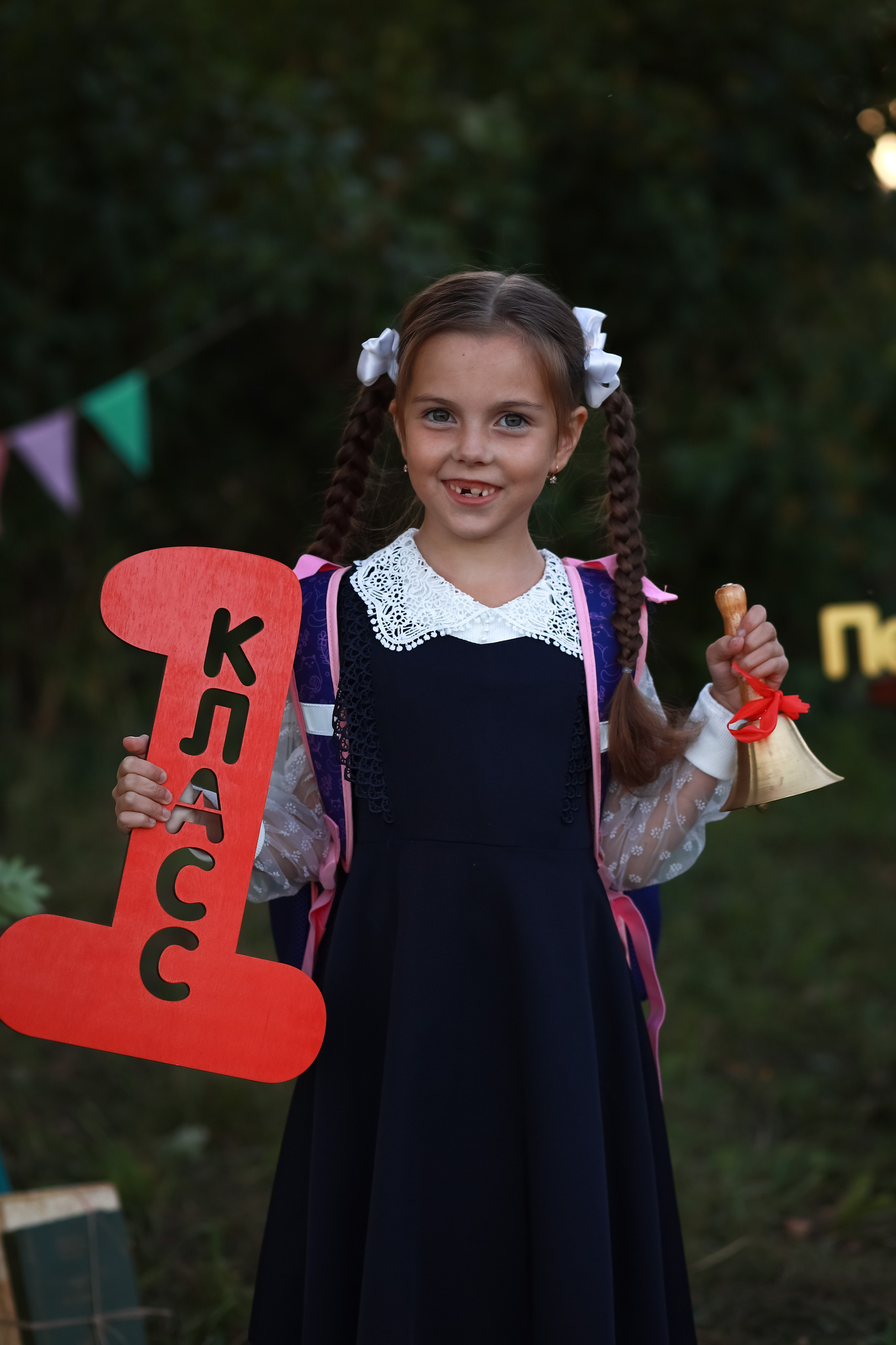 Подготовка к фотосесии «ЗДРАВСТВУЙ, ШКОЛА»