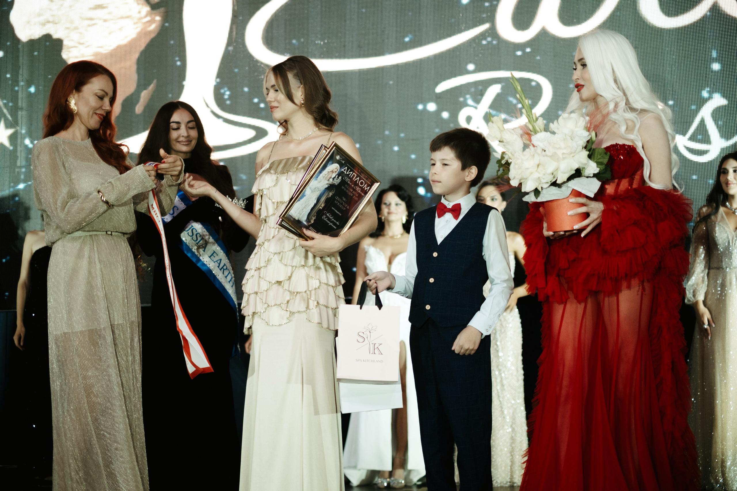 Мисс и Миссис Россия Земли Краснодар 2025 программа. Свадебный и репортажной фотограф Денис Ожигин в Краснодаре и Краснодарском крае