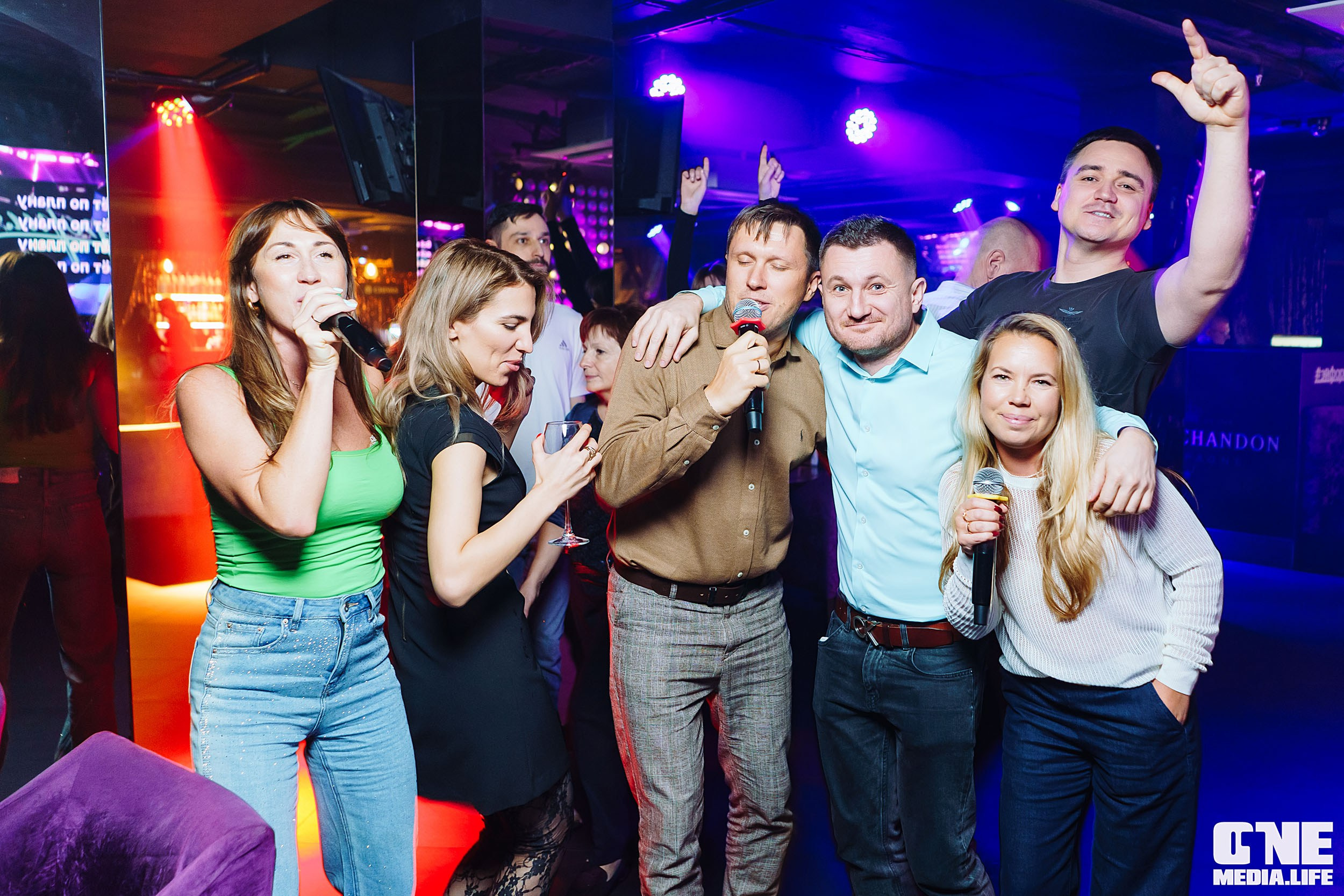 Фоторепортаж из караоке-клуба Эйфория. One Media Life: фоторепортажи, фотоотчеты с мероприятий и заведений