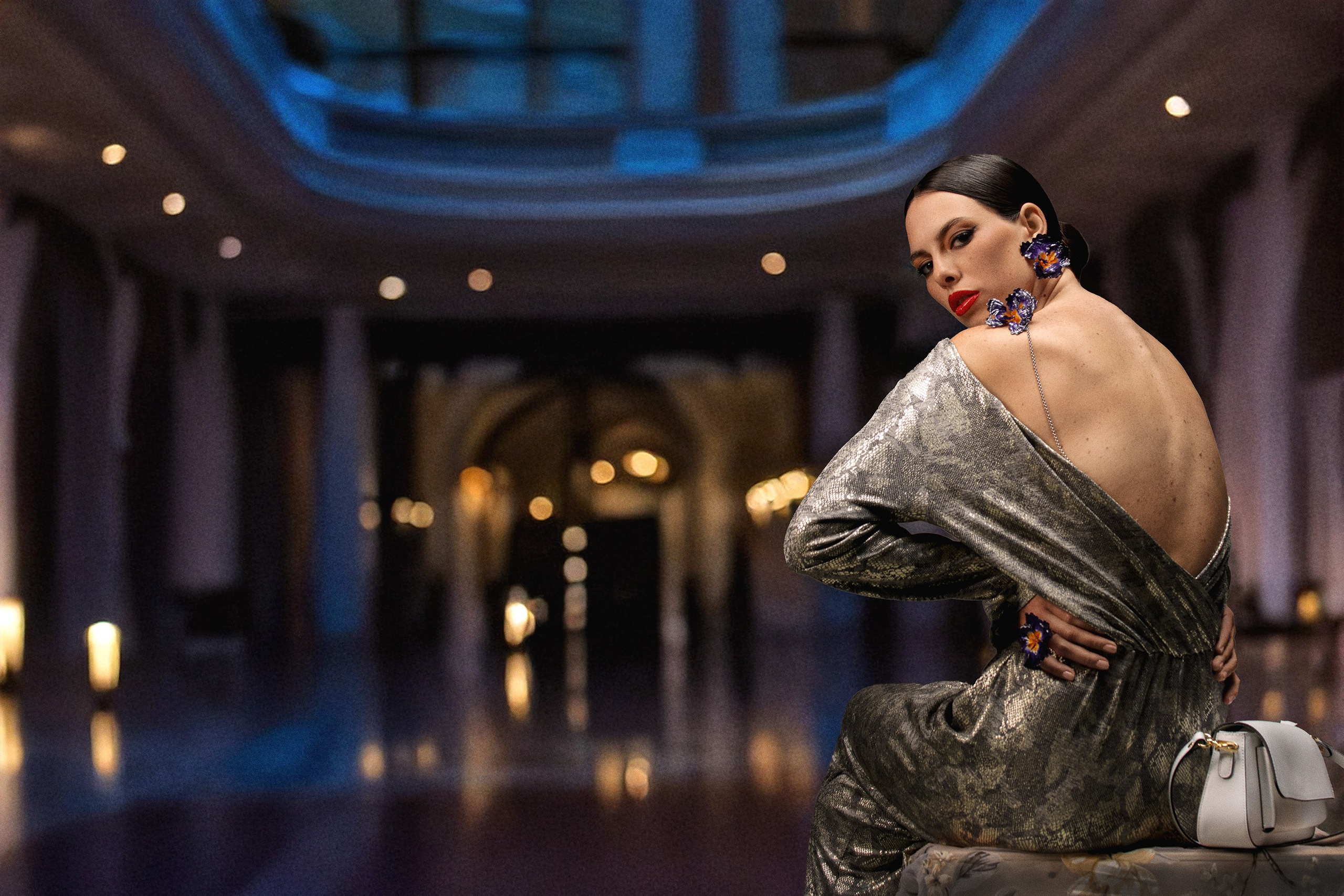 Студийная съёмка с последующим генеративным заполнением. Сессия для журнала "Дорогое удовольствие". Сентябрь 2025. Стилист /продюсер съемки: Анна Добрынина. Визаж: Евгения Четверикова. Укладка: Анна Фроленко. Модель: Виктория Трешина. Одежда: Силуэт. Украшения ручной работы: Светлана Афанасьева.Студийная съёмка с последующим генеративным заполнением. Модель: Виктория. Сессия для журнала "Дорогое удовольствие". Продюсер/стилист: Анна Добрынина. Авторские украшения: Светлана Афанасьева. Фотосессия в Efimov Studio. Портретный фотограф во Владивостоке Сергей Ефимов. #СергейЕфимовФото