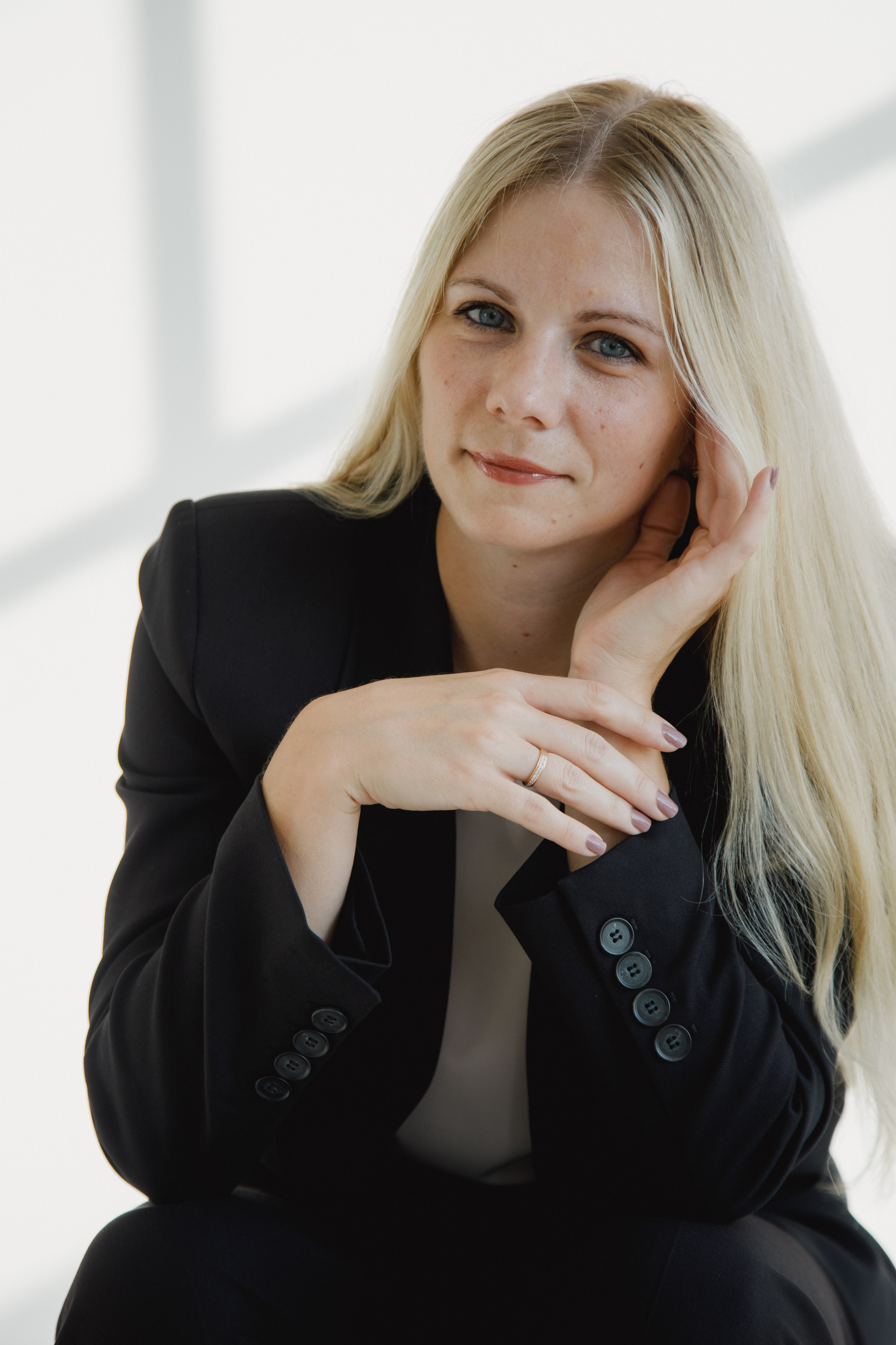 Деловой взгляд, искренняя улыбка. Фотограф в Москве — Ольга Федотова