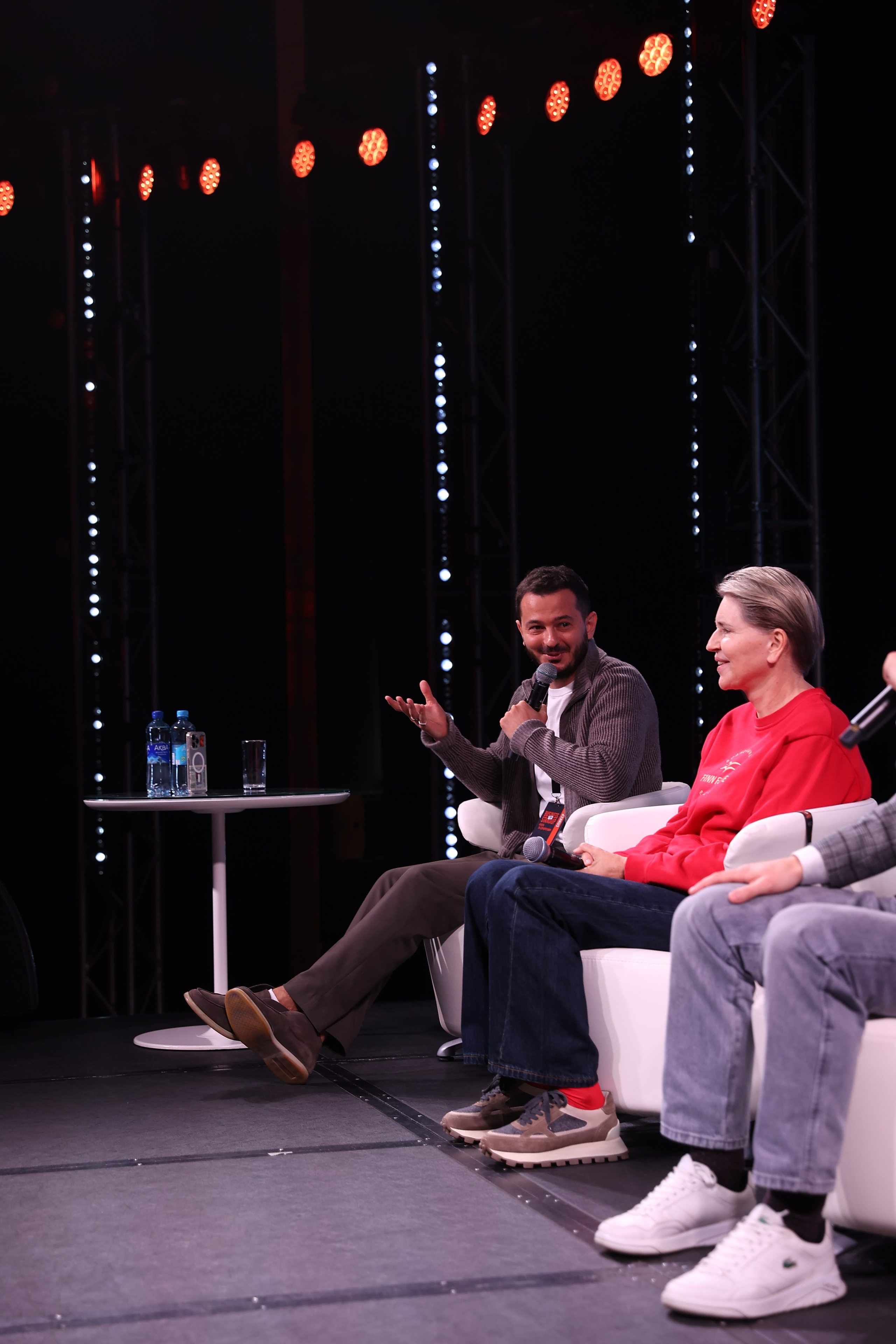 Оскар Хартманн. Business standup тур. Александра, репортажный и событийный фотограф