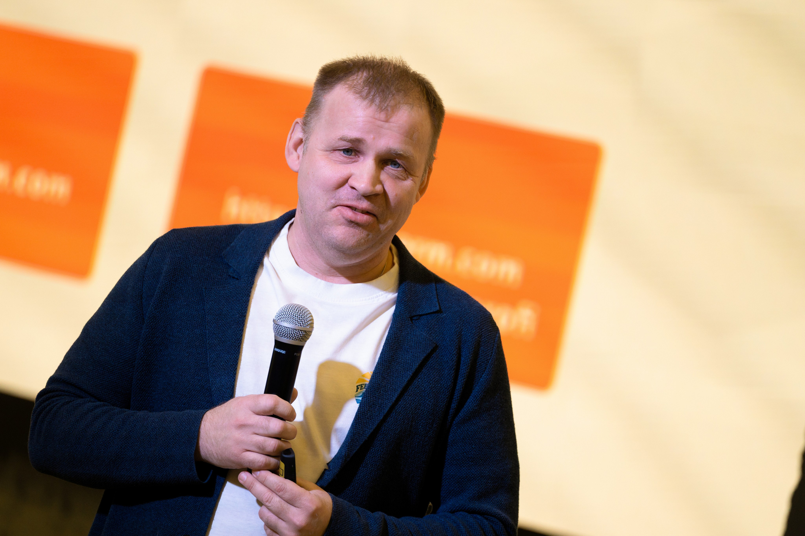 Форум от компании строительных материалов «Plitonit». Репортажный фотограф