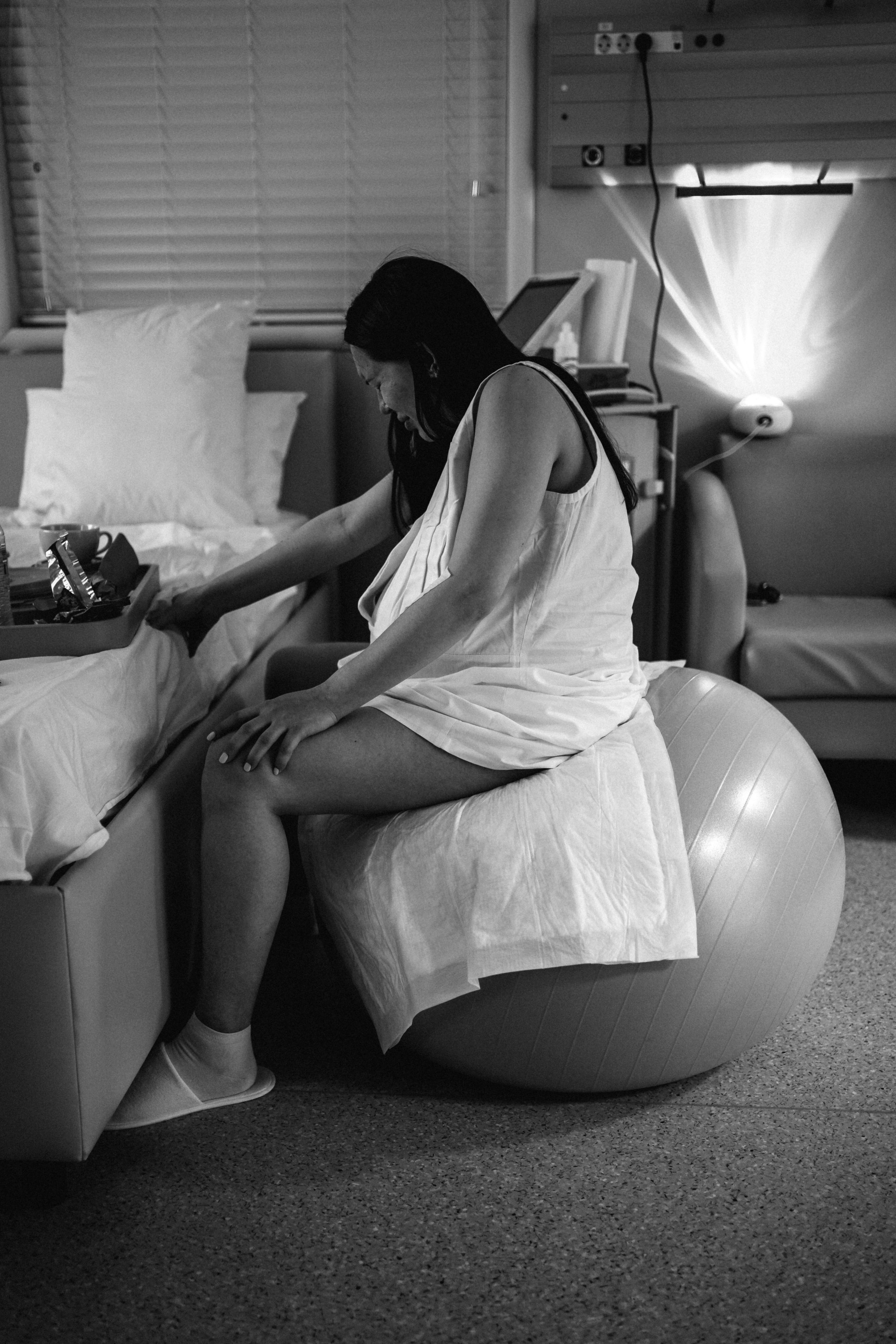 Съемка родов ЧБ. Фотограф и видеограф на роды в Москве Подшивалова Полина