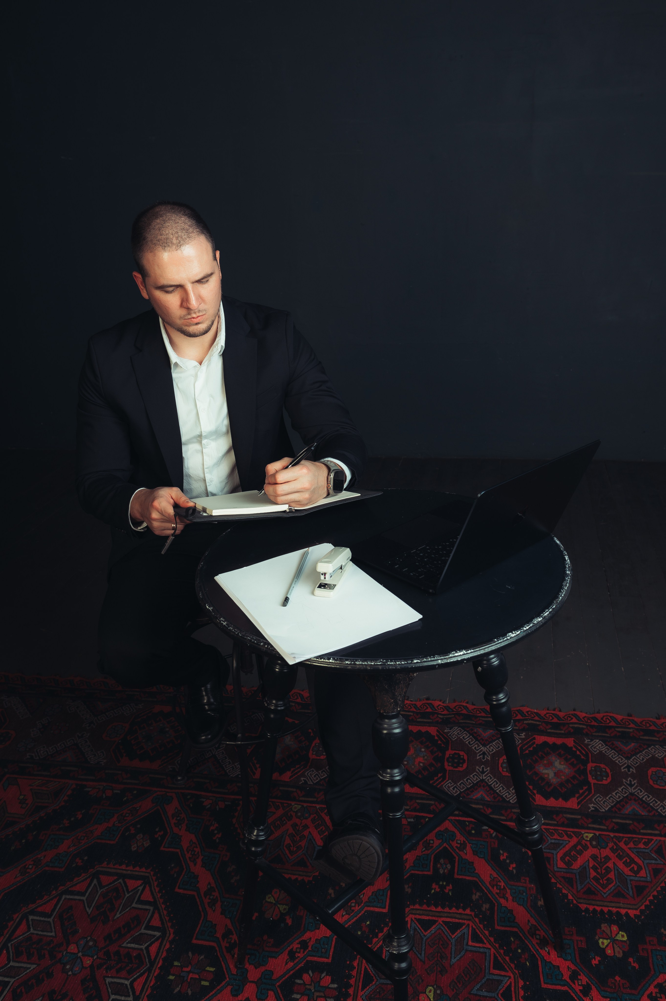 Никита Пустовалов — портретная съёмка. Иван Кубик — фотограф и видеограф