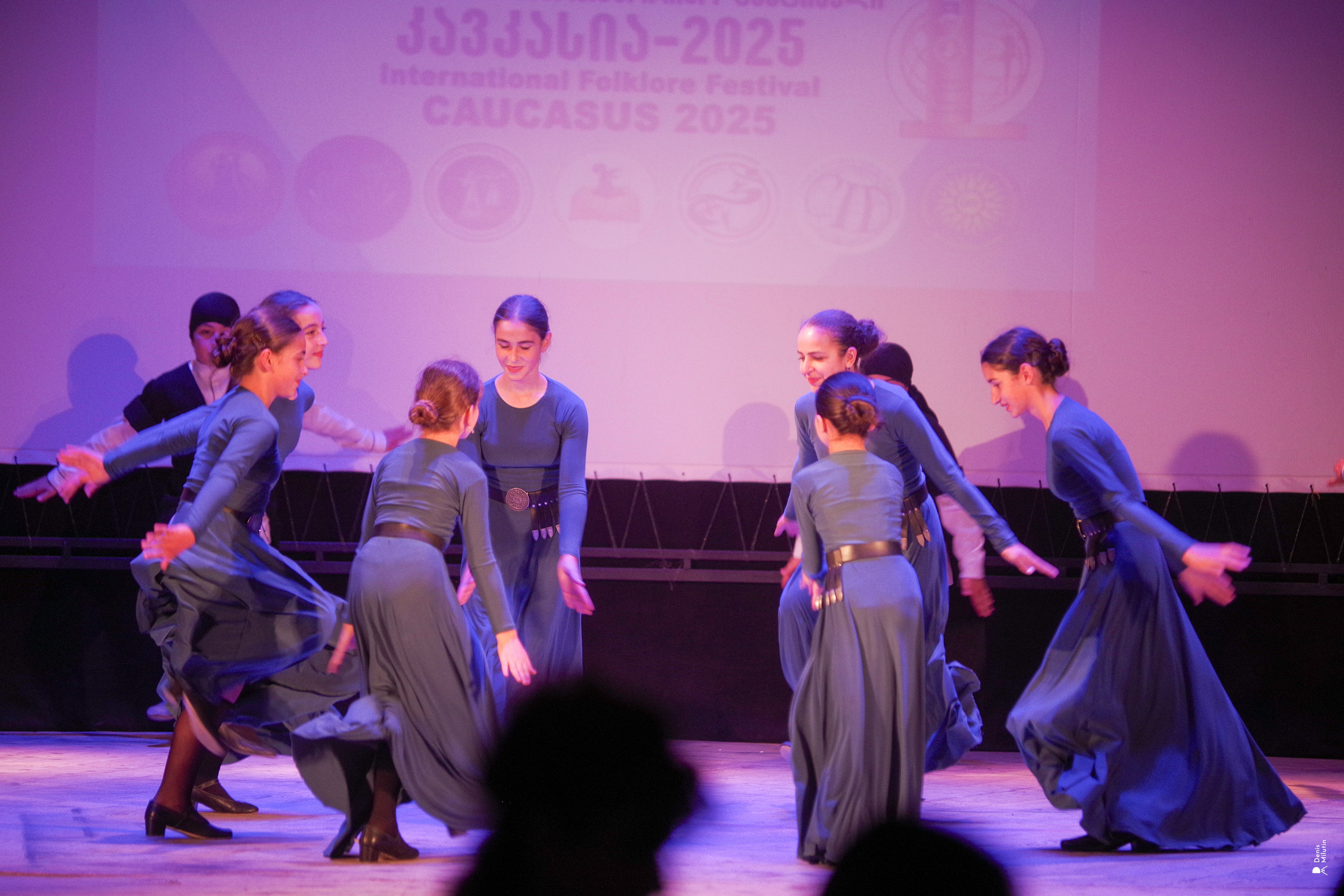 Танцы в прекрасном Они. Портретный фотограф Денис Милютин