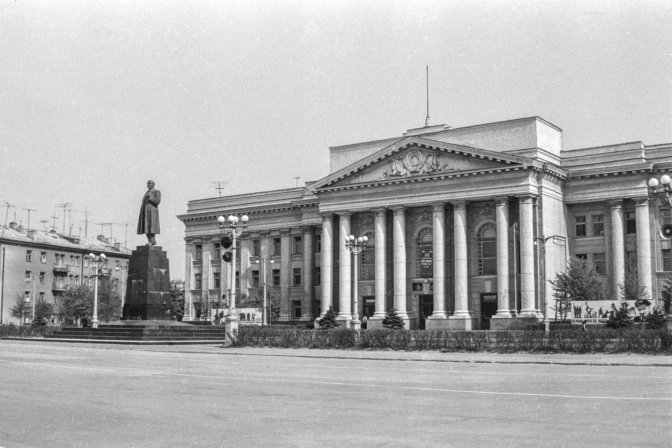 Здание  Молодечненского облисполкома