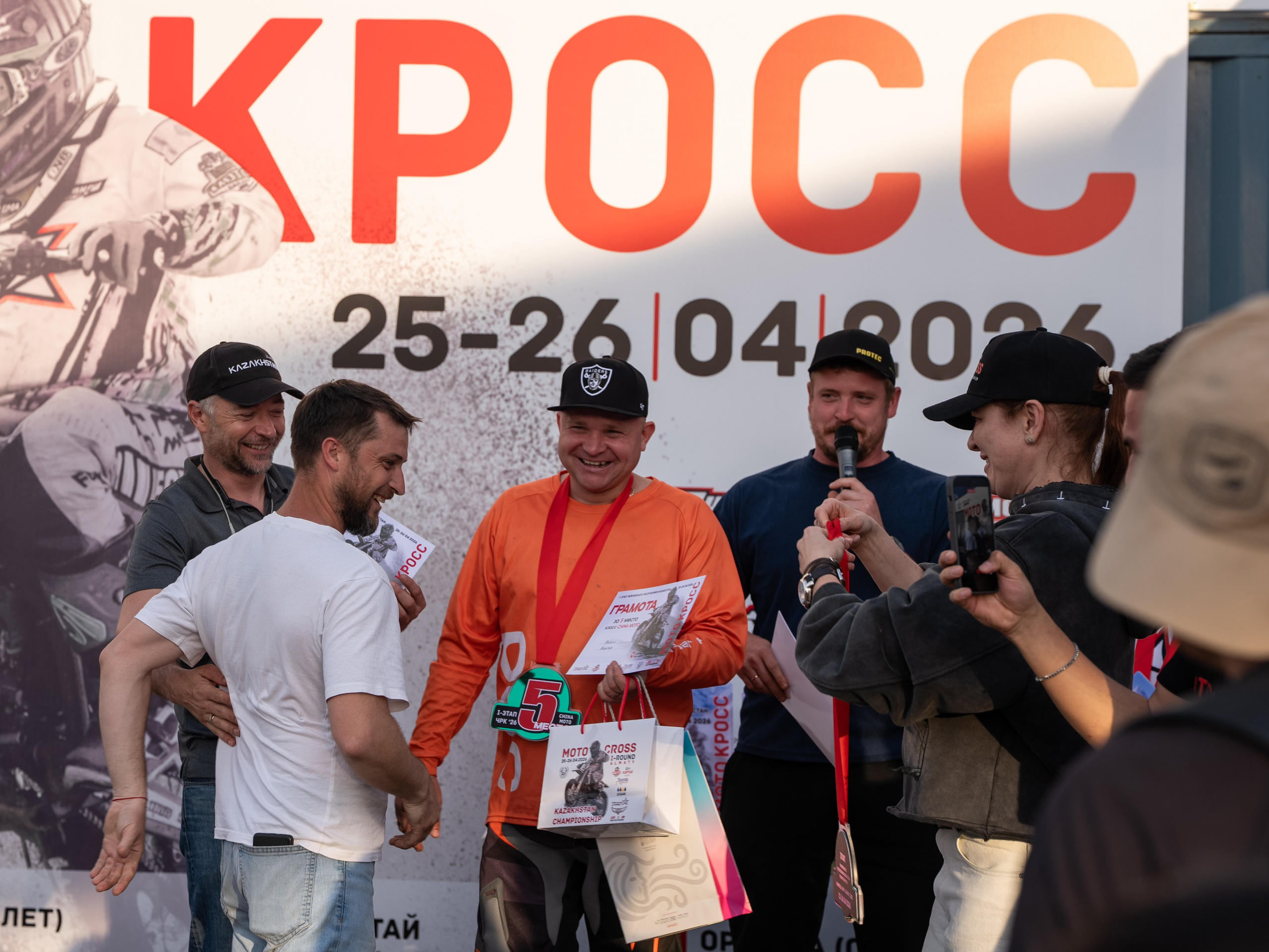 Награждение. Сайт Алматинского НЮ АРТ, будуар и фэшн фотографа Дениса Карпенко