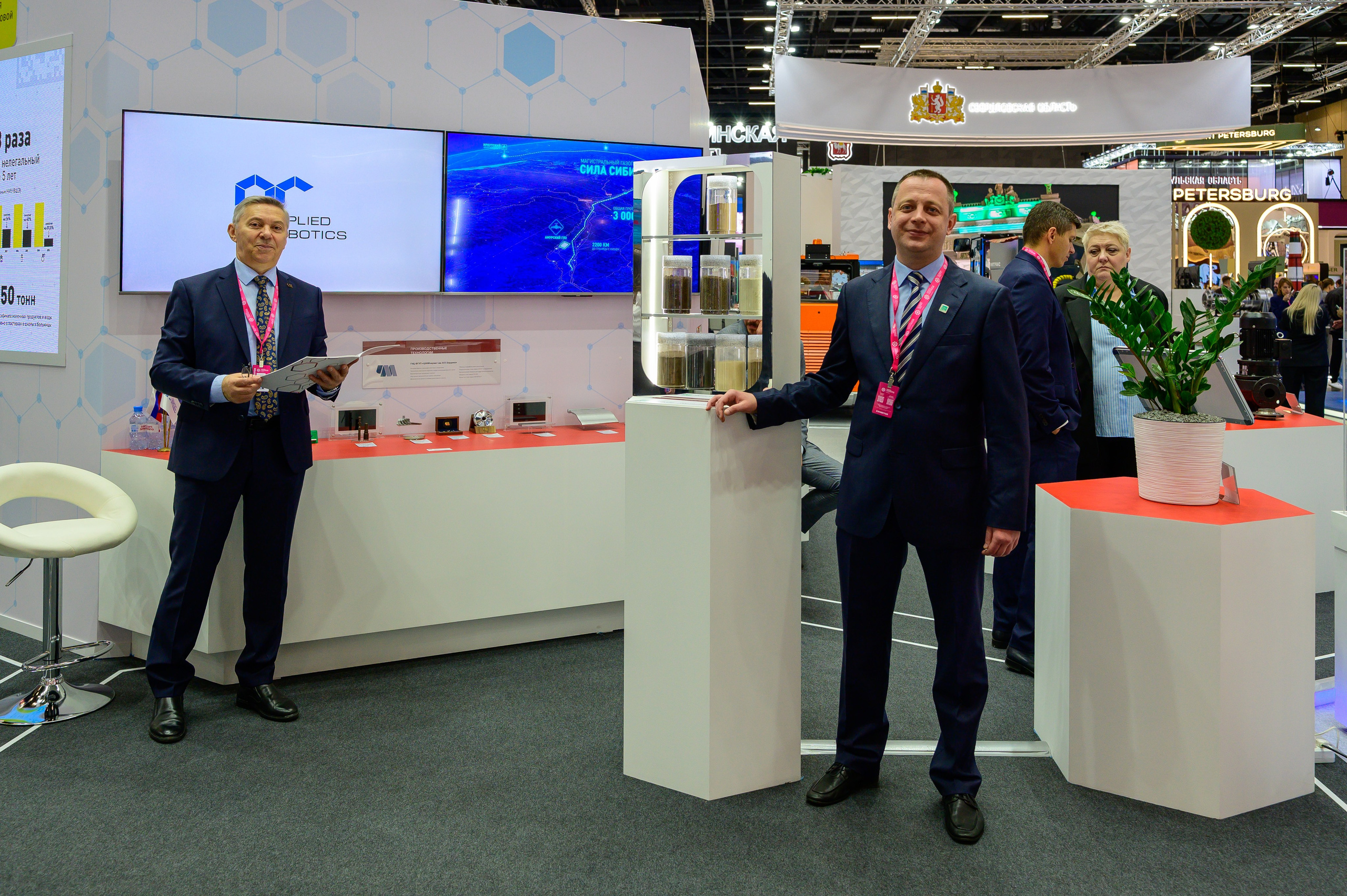 «ИННОПРОМ. Беларусь» — это международная промышленная выставка, объединяющая представителей различных отраслей промышленности, инновационных компаний, инвесторов и государственных структур. Это уникальная платформа для обмена опытом, внедрения новых идей и технологий, что способствует повышению актуальности отрасли и развитию сотрудничества между странами.#БольшаяпромышленнаянеделявМинске @belexpo_by@ph.andrey_puhach #bigindustrialweek #bigindustrialwee