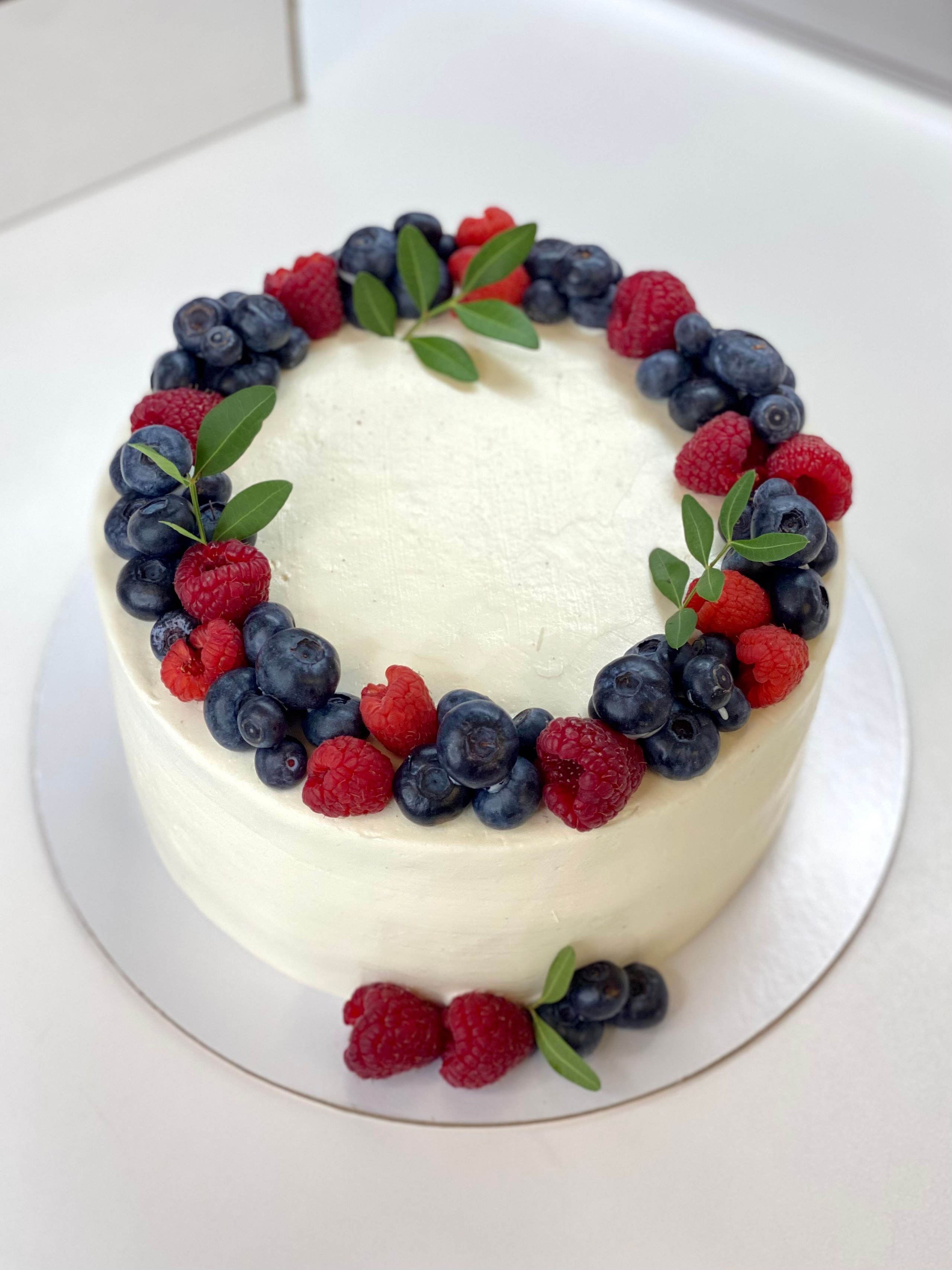 Торты. Katyasugarsugar капкейки, зефир, торты Москва