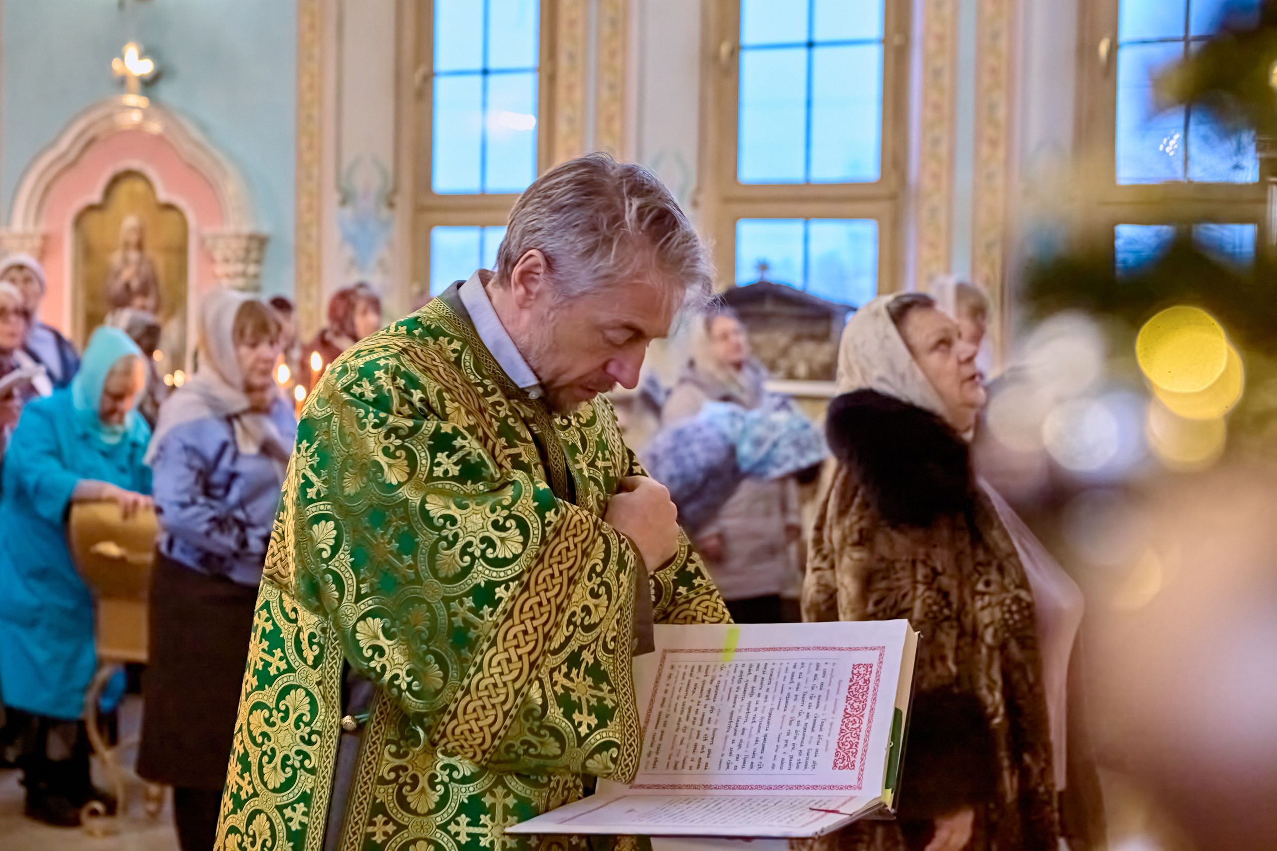 Чтение Апостола на престольном празднике в Храме Преподобного Серафима Саровского в г Дзержинске