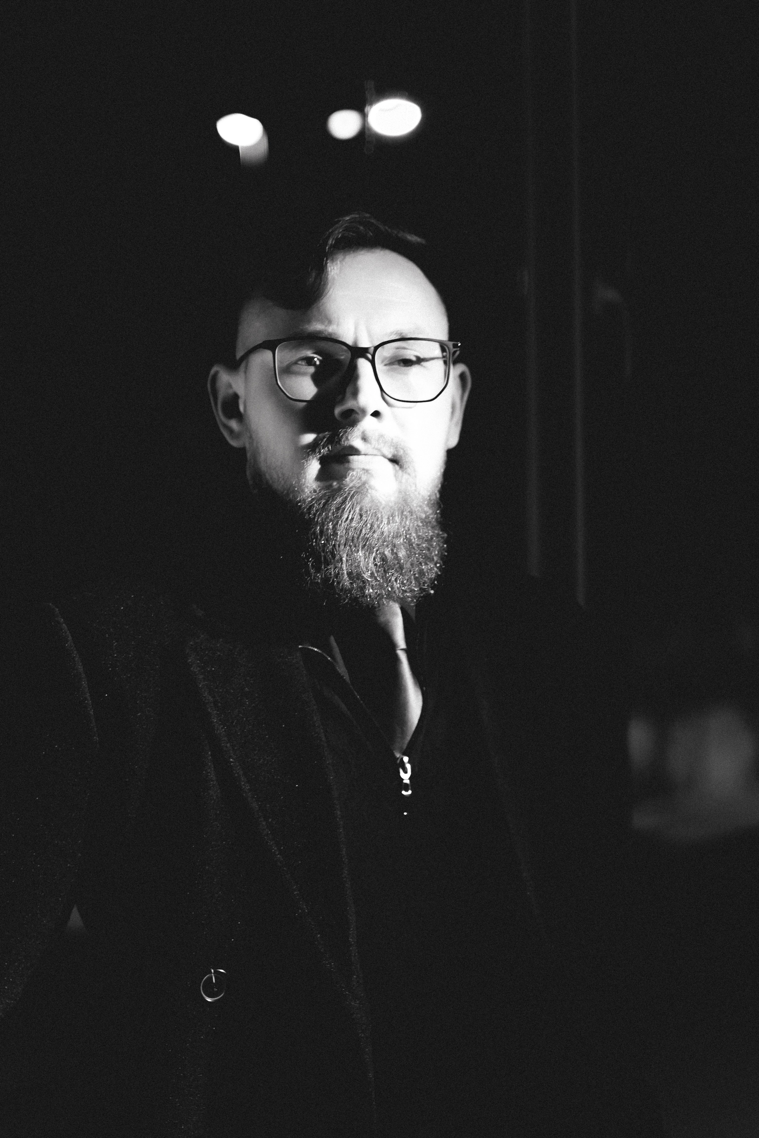 Мужской портрет в стиле фильма «джентльмены». Иван Упоров — фотограф, рилсмейкер чебоксары