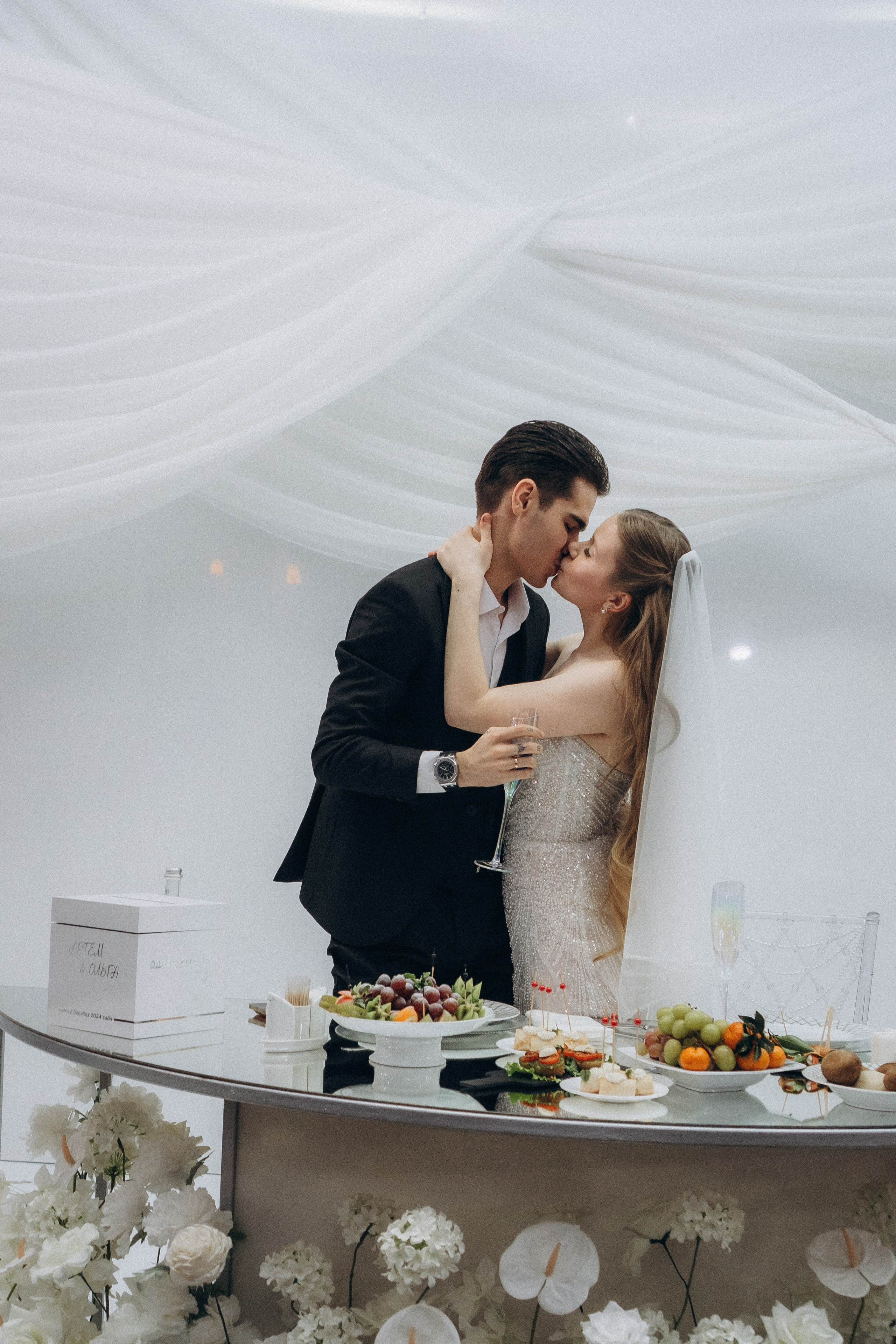 СВАДЕБНАЯ СЬЕМКА СБОРОВ В ОТЕЛЕ И ВЫЕЗД НА ЦЕРЕМОНИЮ (СНЯТО В СИБИРЕ В НИЖНЕВАРТОВСКЕ). Профессиональный фотограф, Санкт-Петербург — Виктория Богомолова