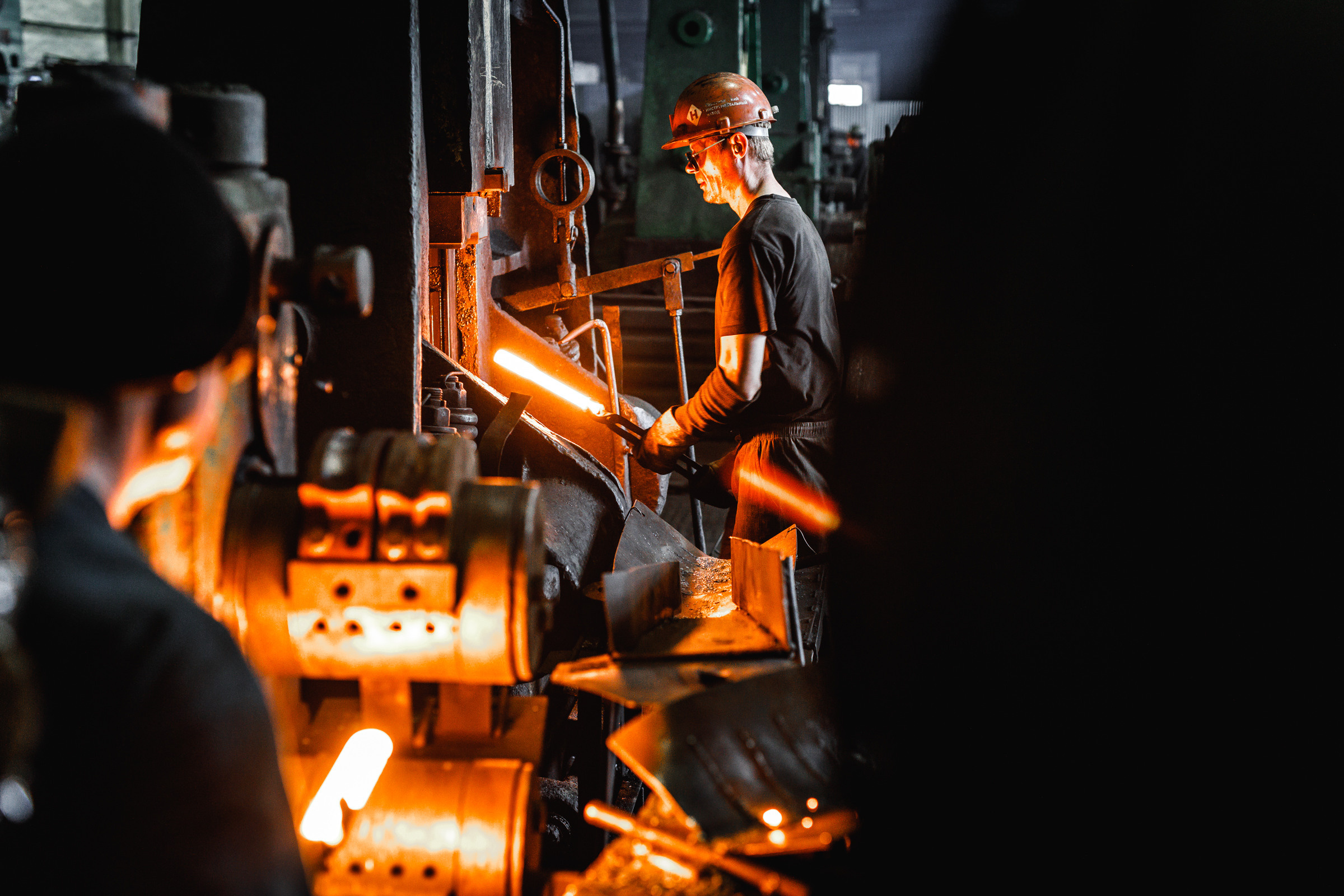 Съёмка производства. Бизнес фотограф в Новосибирске Александр Рощин