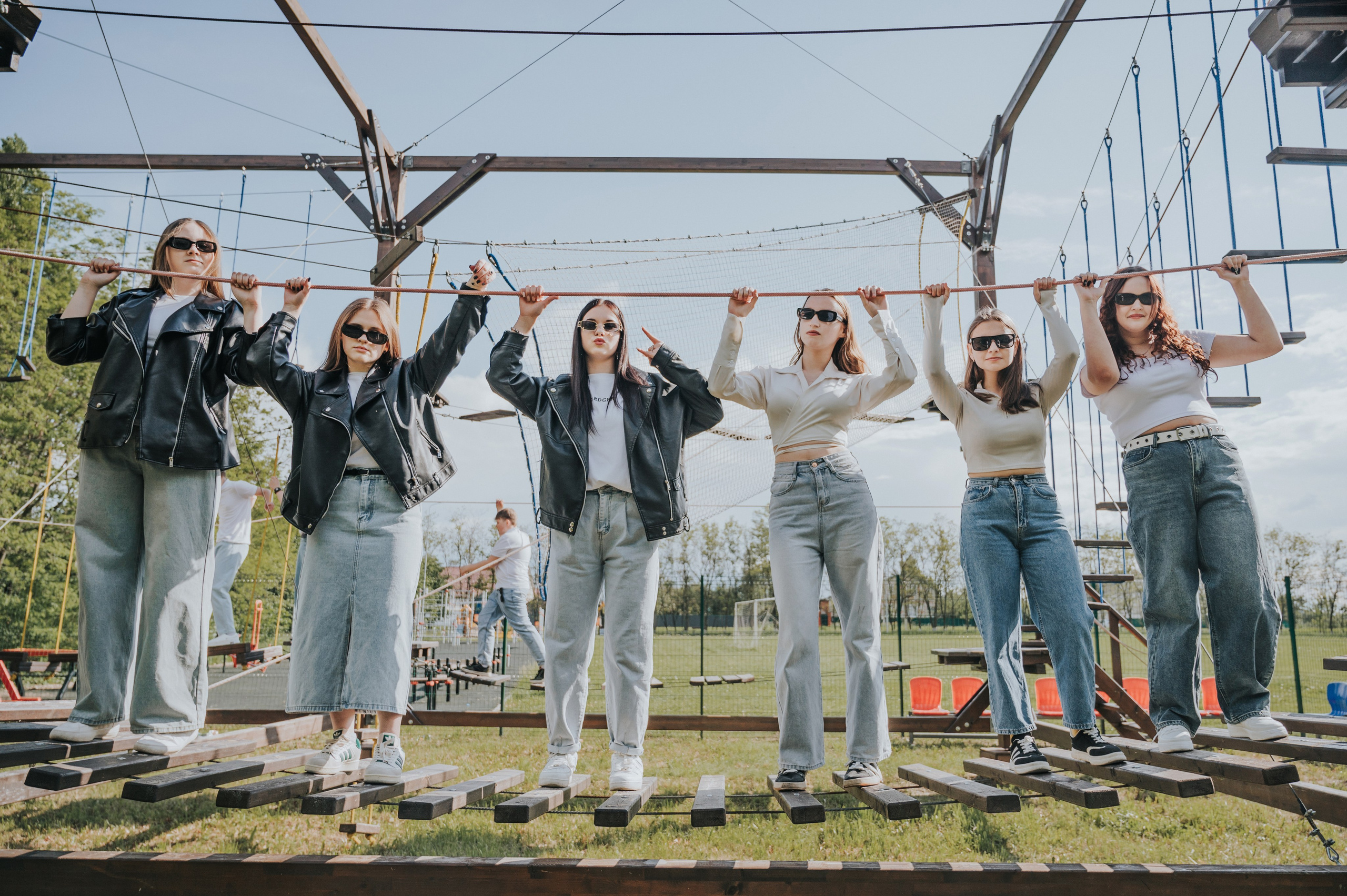 Спортплощадка. Выпускные альбомы и Школьный фотограф в Алексеевке, Бирюче, Красном