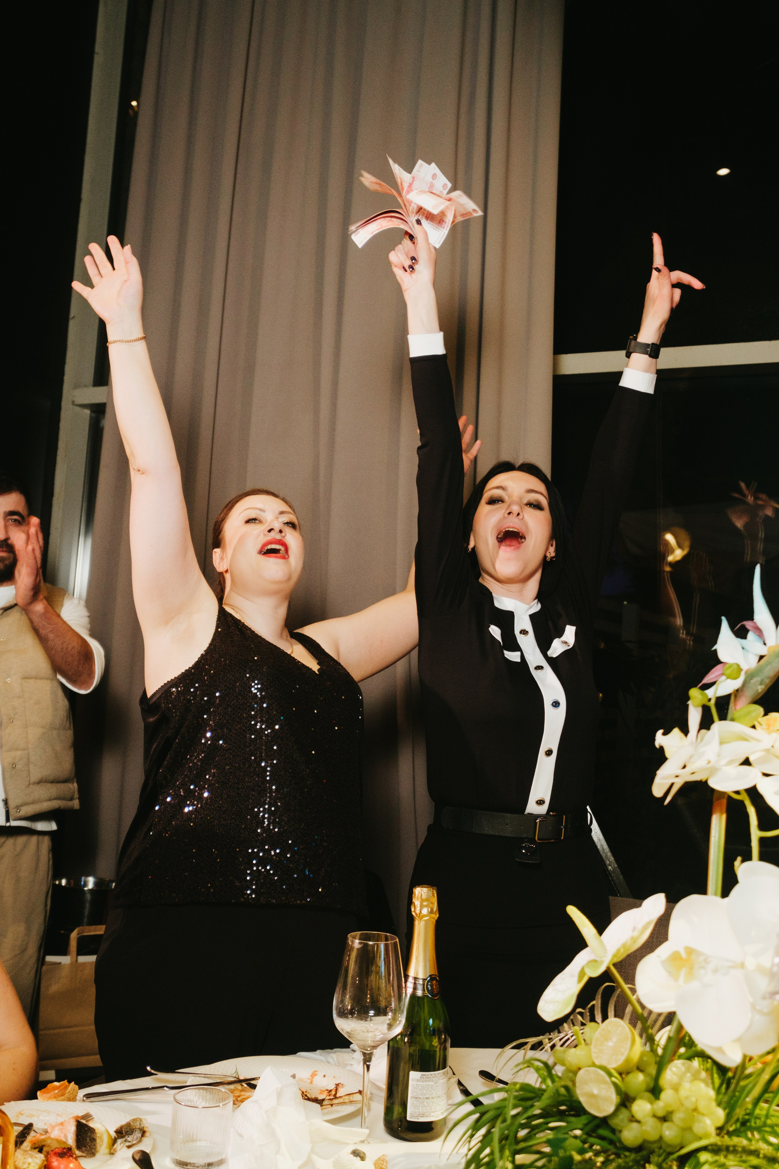 Корпоратив в Сириусу (Адлер) 10 лет компании. Свадебный фотограф Денис Ожигин в Краснодаре и крае. Эмоциональная и стильная съемка вашего дня