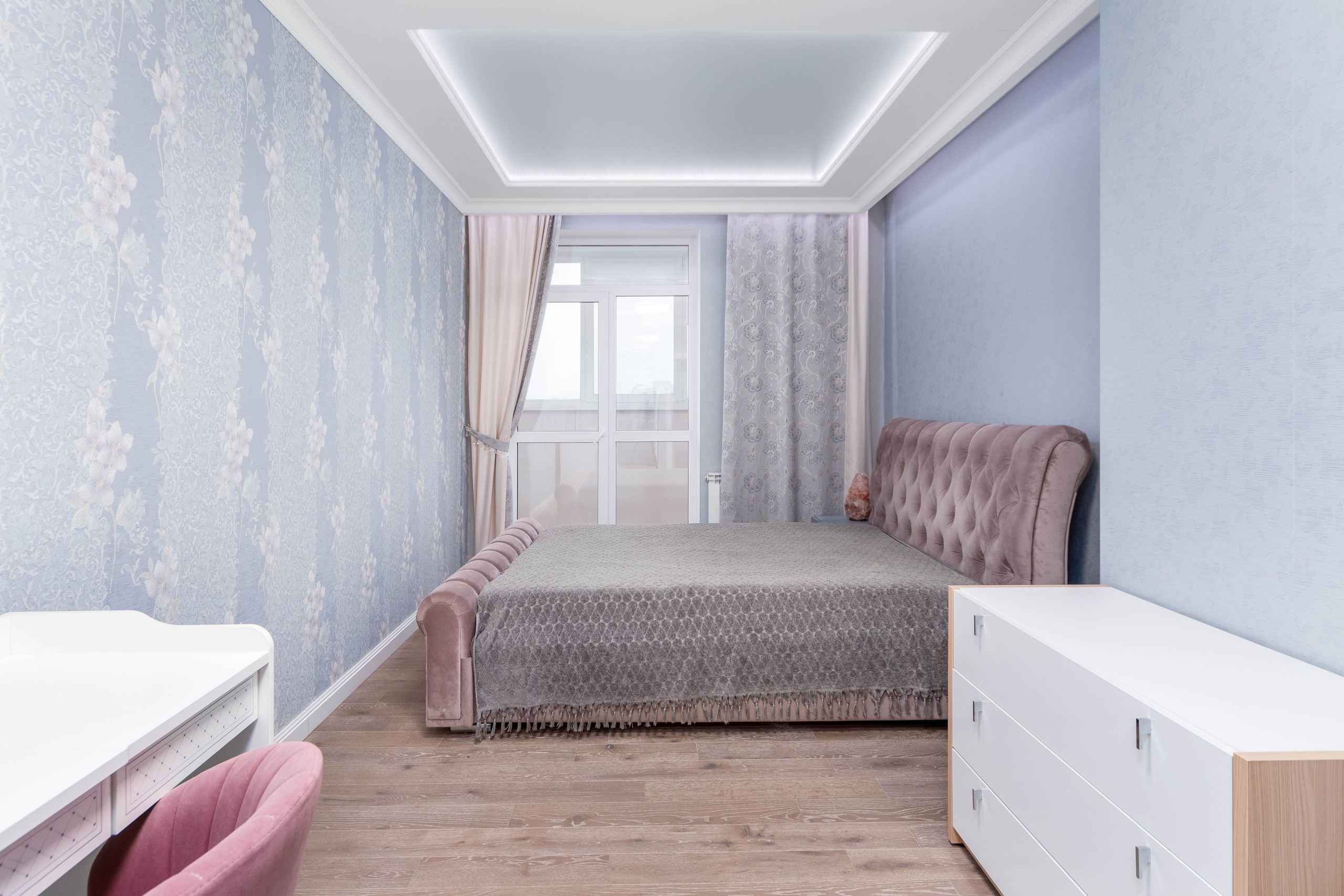 Фото интерьера мастер-спальни в трехкомнатной квартире в Минске