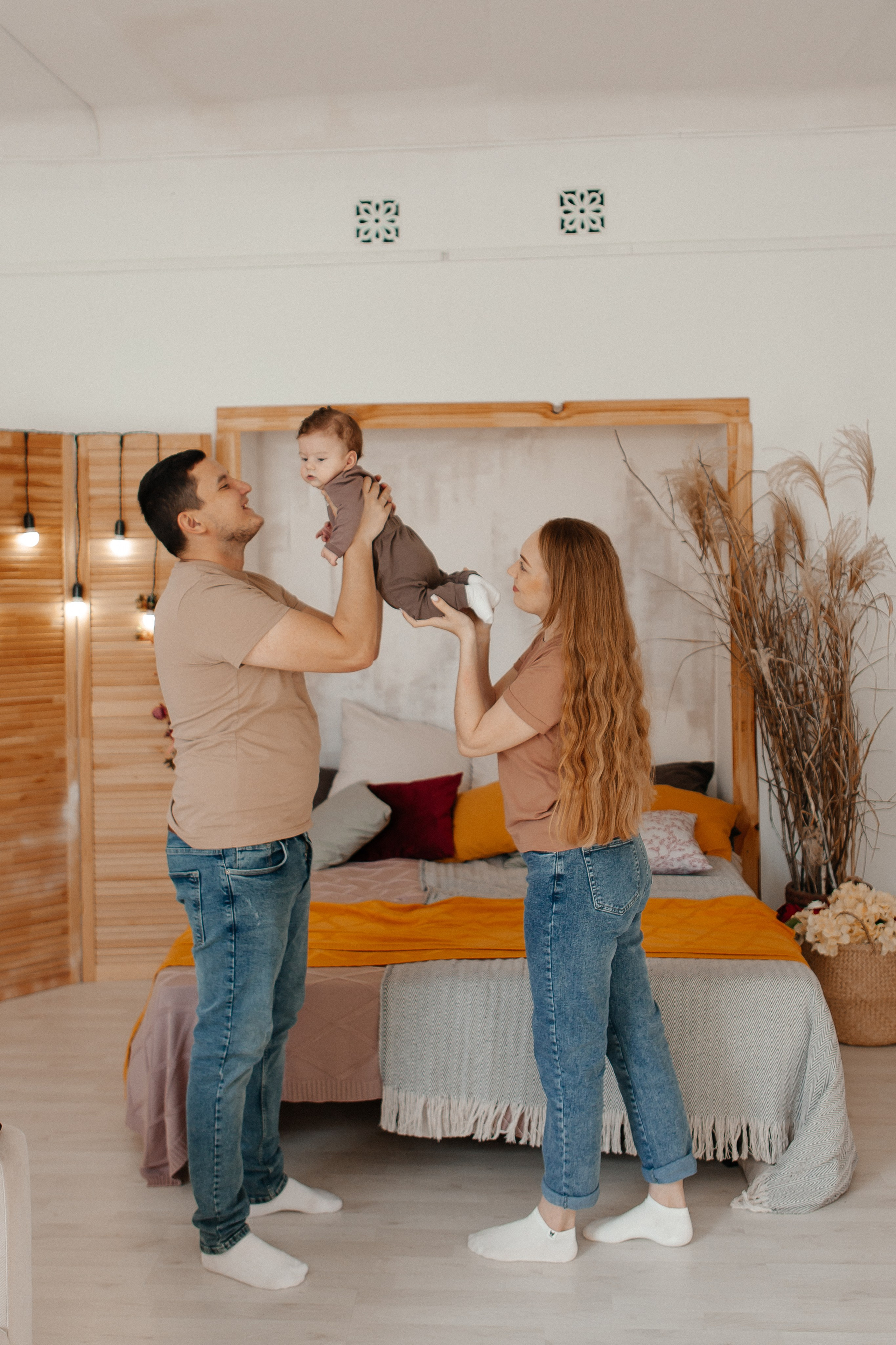 Студийная семейная фотосессия в Ставрполе. Фотограф Ставрополь Пятигорск Елизавета Дарина