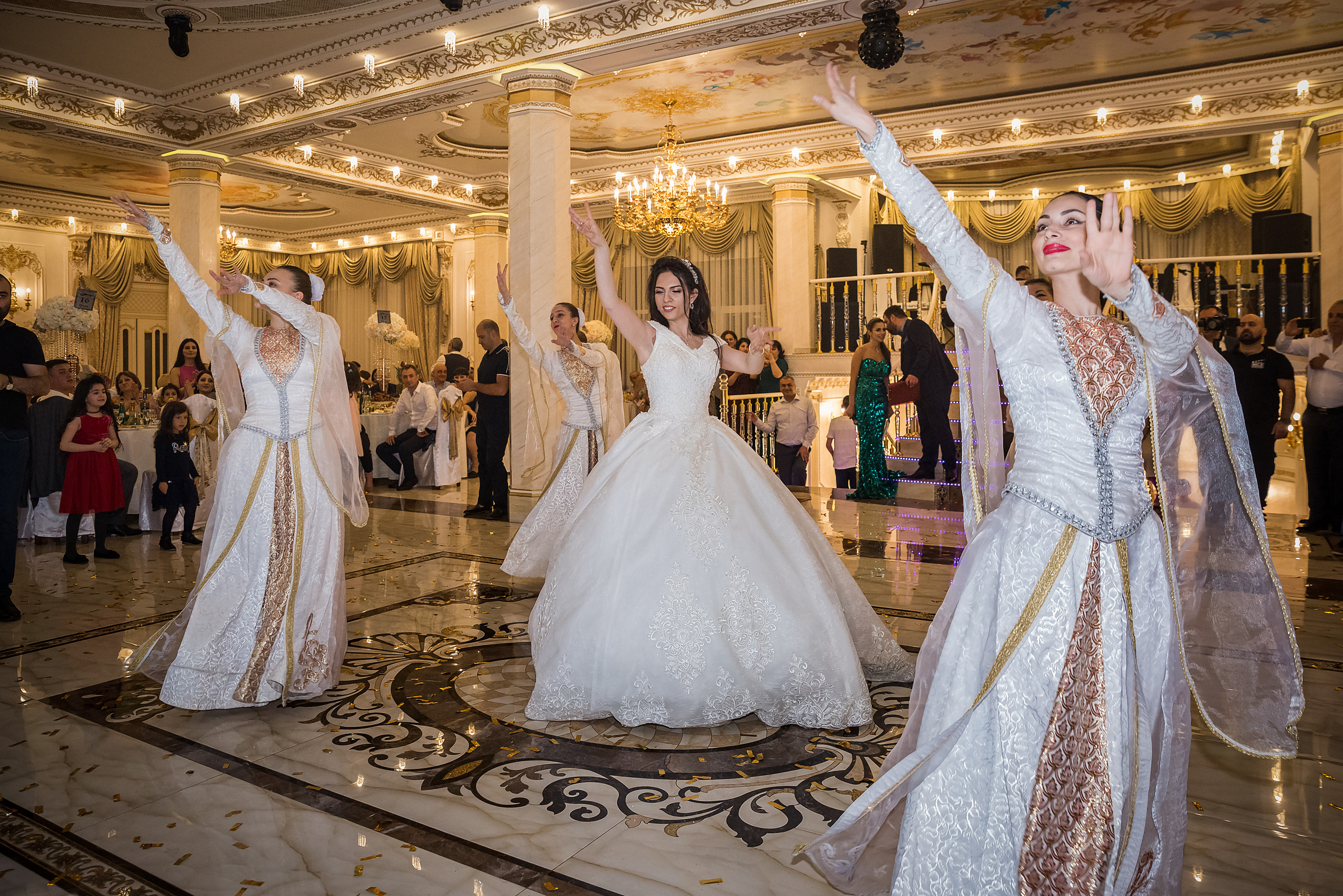 Гор и Мэринэ. Свадебные фотографы в Москве: Денис и Елена Пройдовы