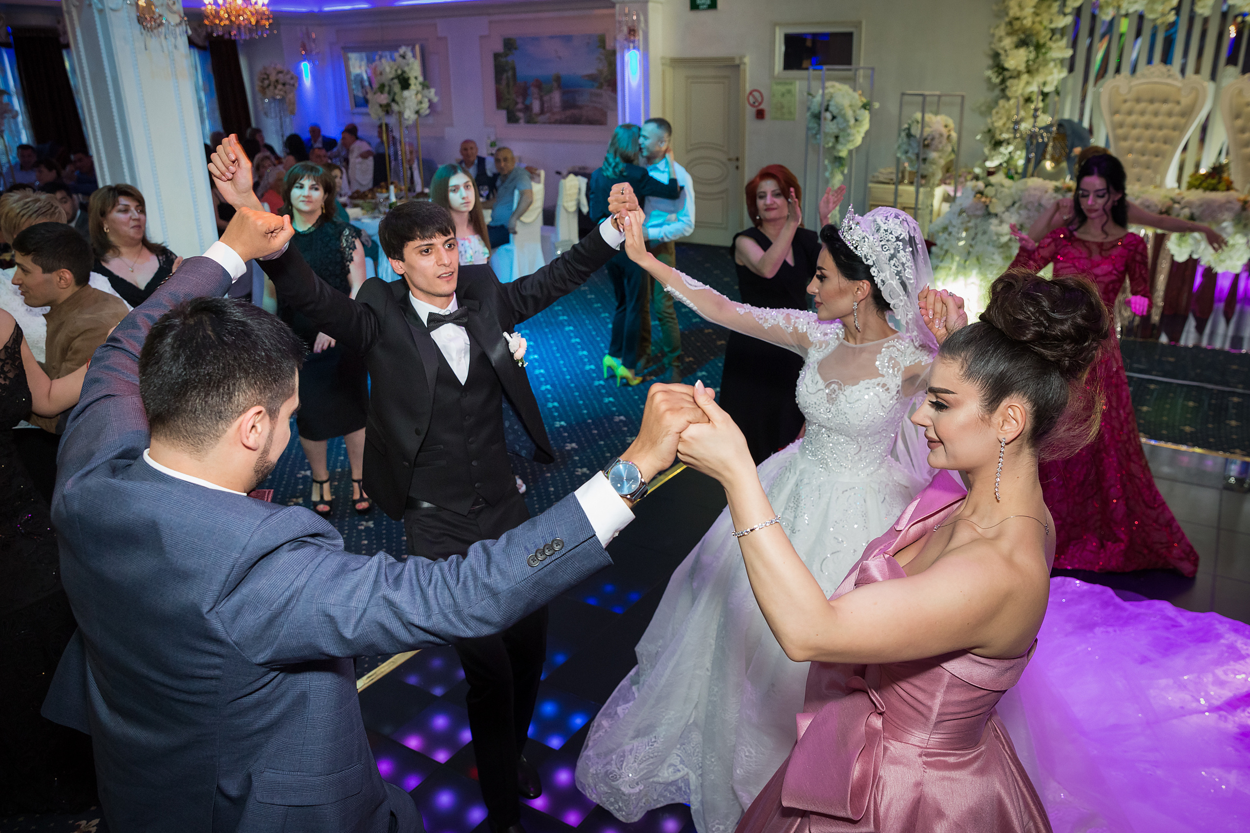 Давид и Нектар. Свадебные фотографы в Москве: Денис и Елена Пройдовы