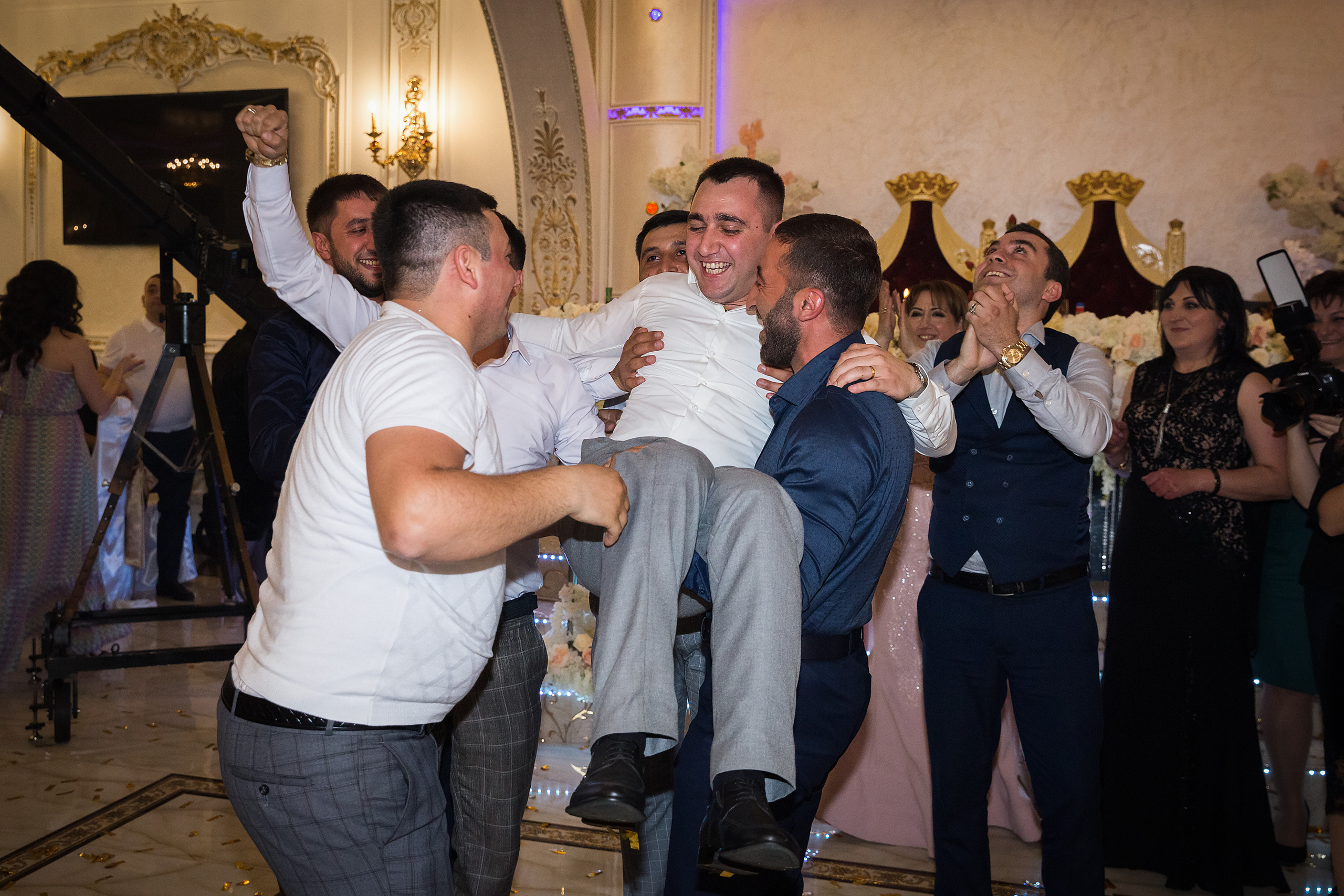 Гор и Мэринэ. Свадебные фотографы в Москве: Денис и Елена Пройдовы