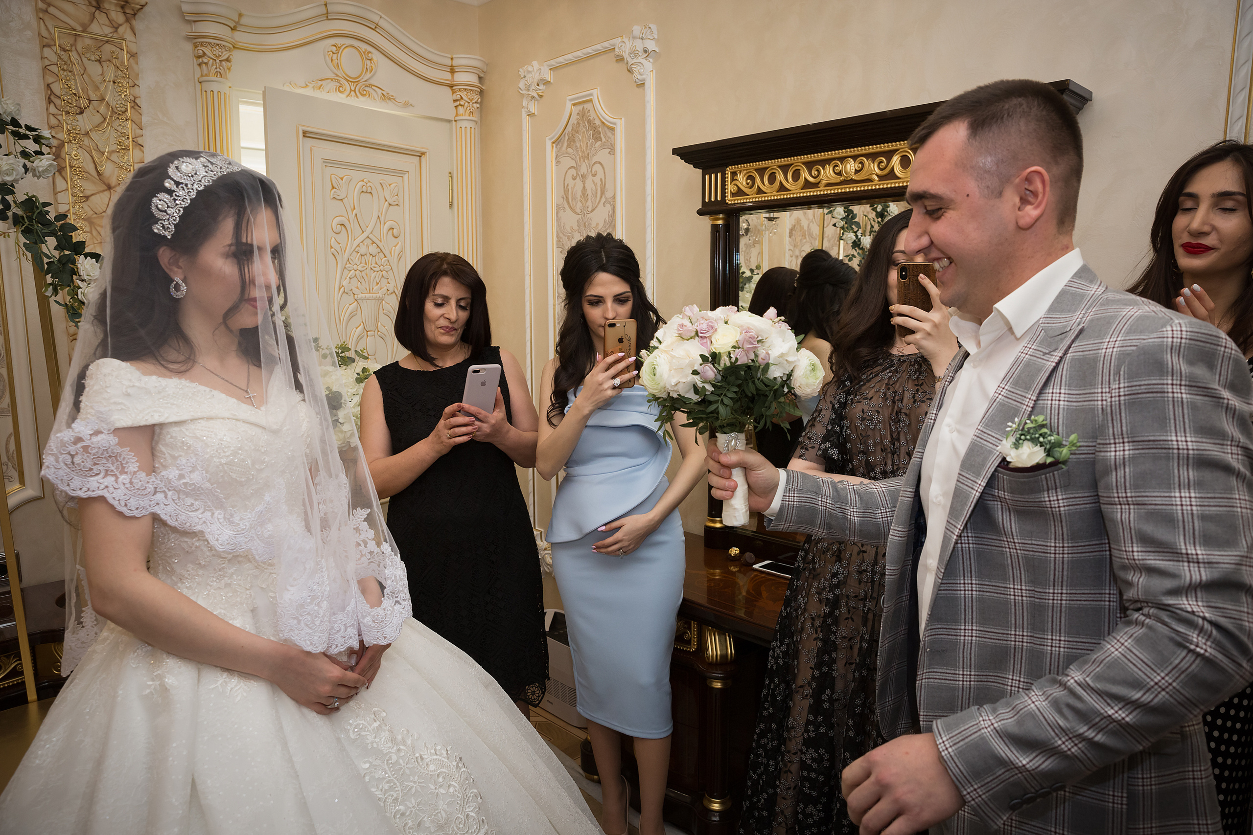 Гор и Мэринэ. Свадебные фотографы в Москве: Денис и Елена Пройдовы