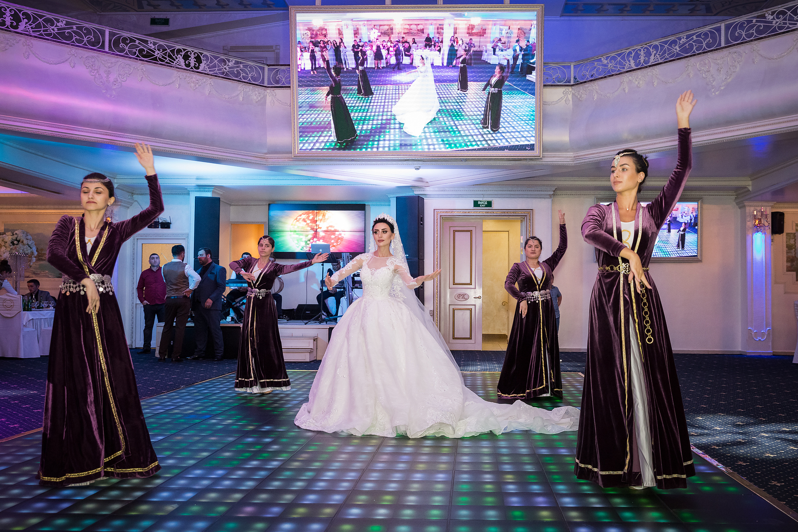 Давид и Нектар. Свадебные фотографы в Москве: Денис и Елена Пройдовы