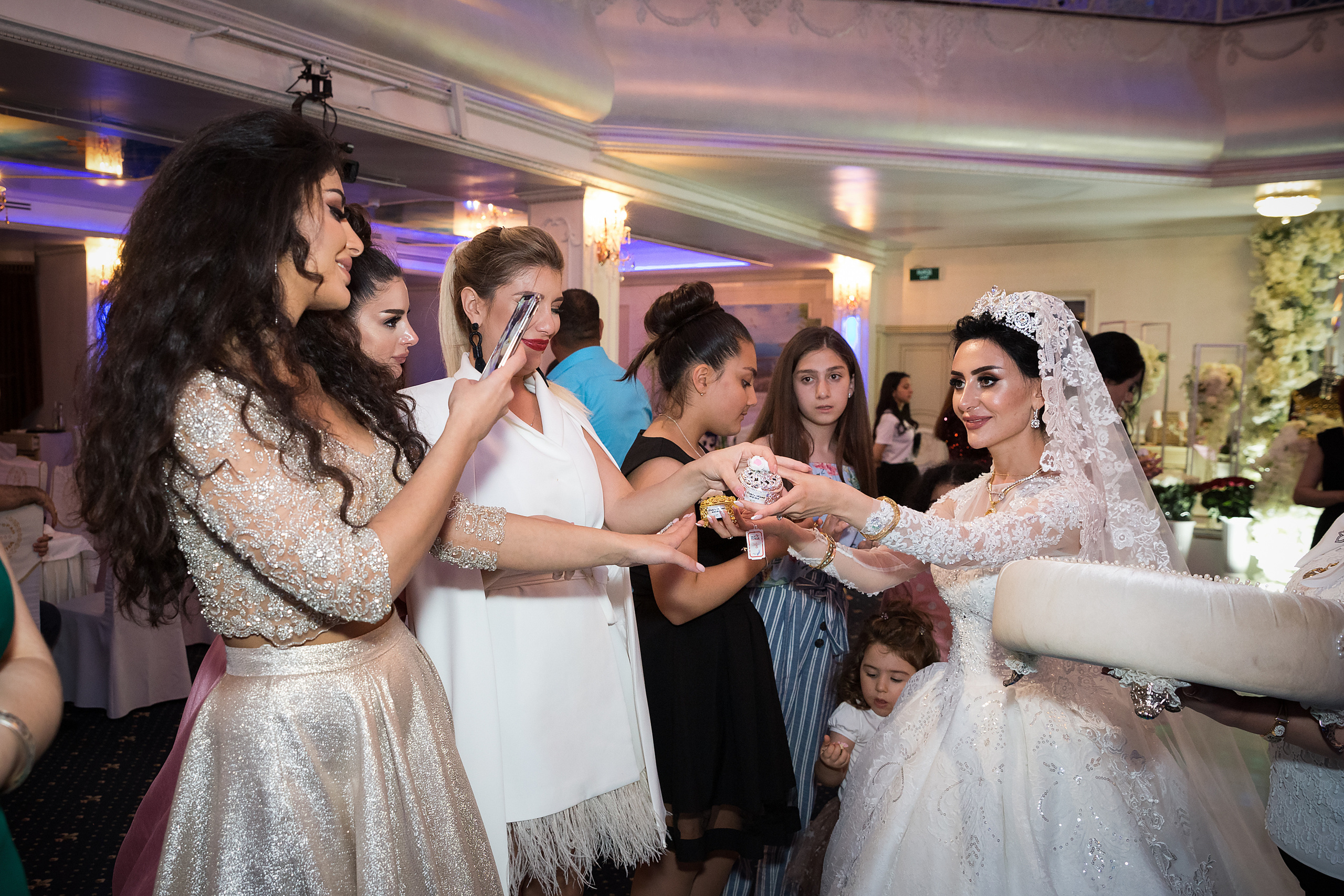 Давид и Нектар. Свадебные фотографы в Москве: Денис и Елена Пройдовы