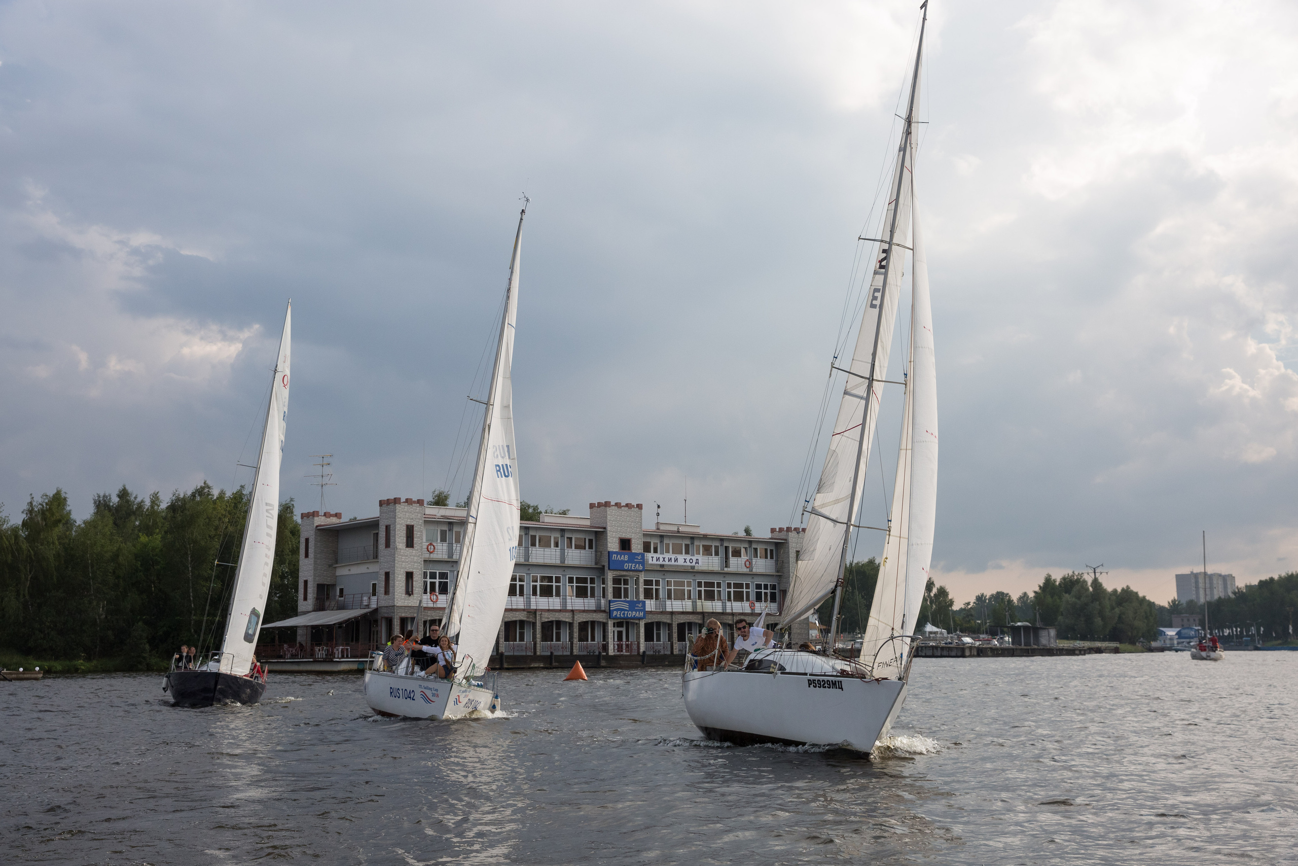 Regata Stars в ресторане Don David. Свадебные фотографы в Москве: Денис и Елена Пройдовы