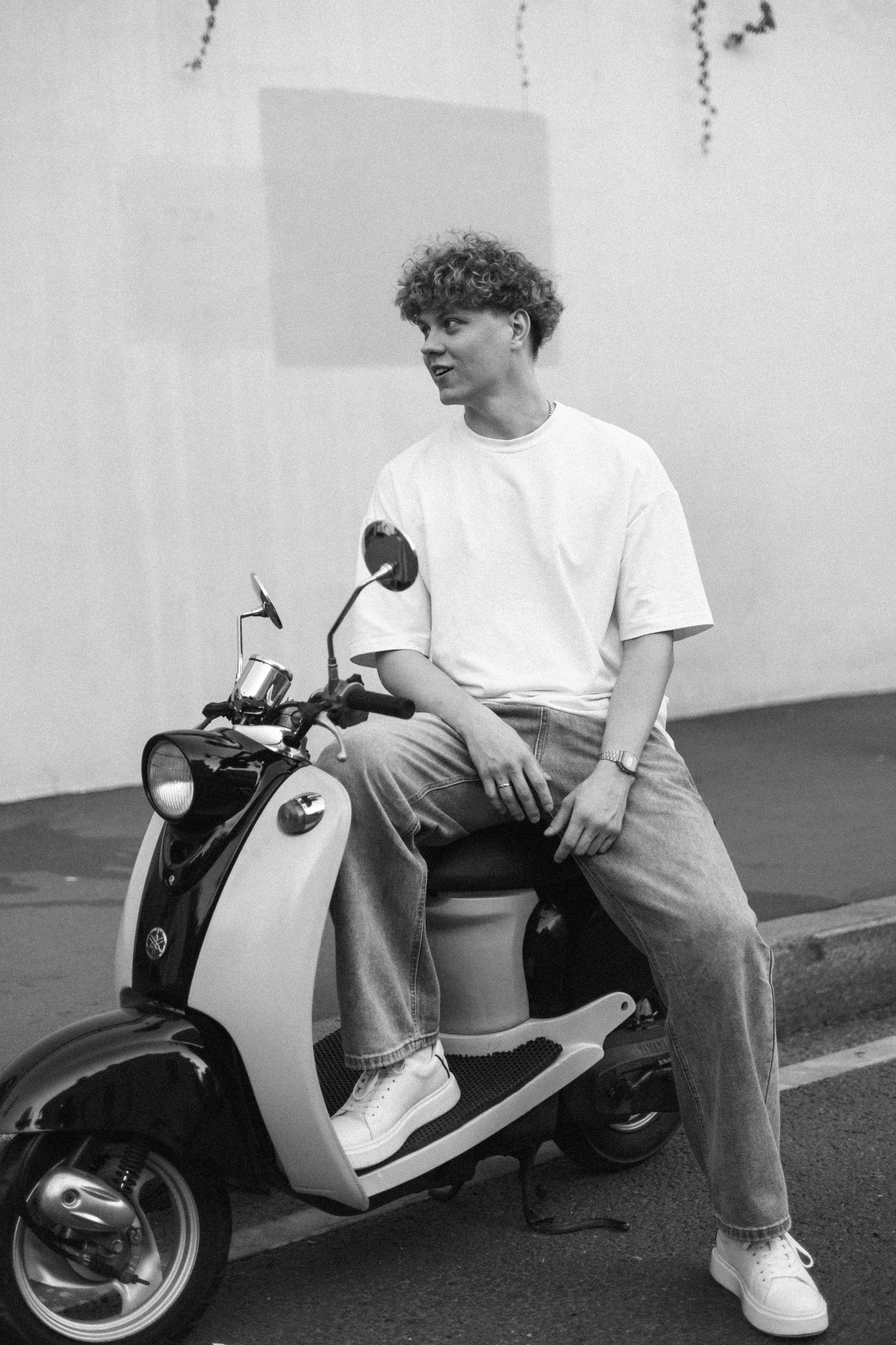 With a breeze. Wedding and family photographer