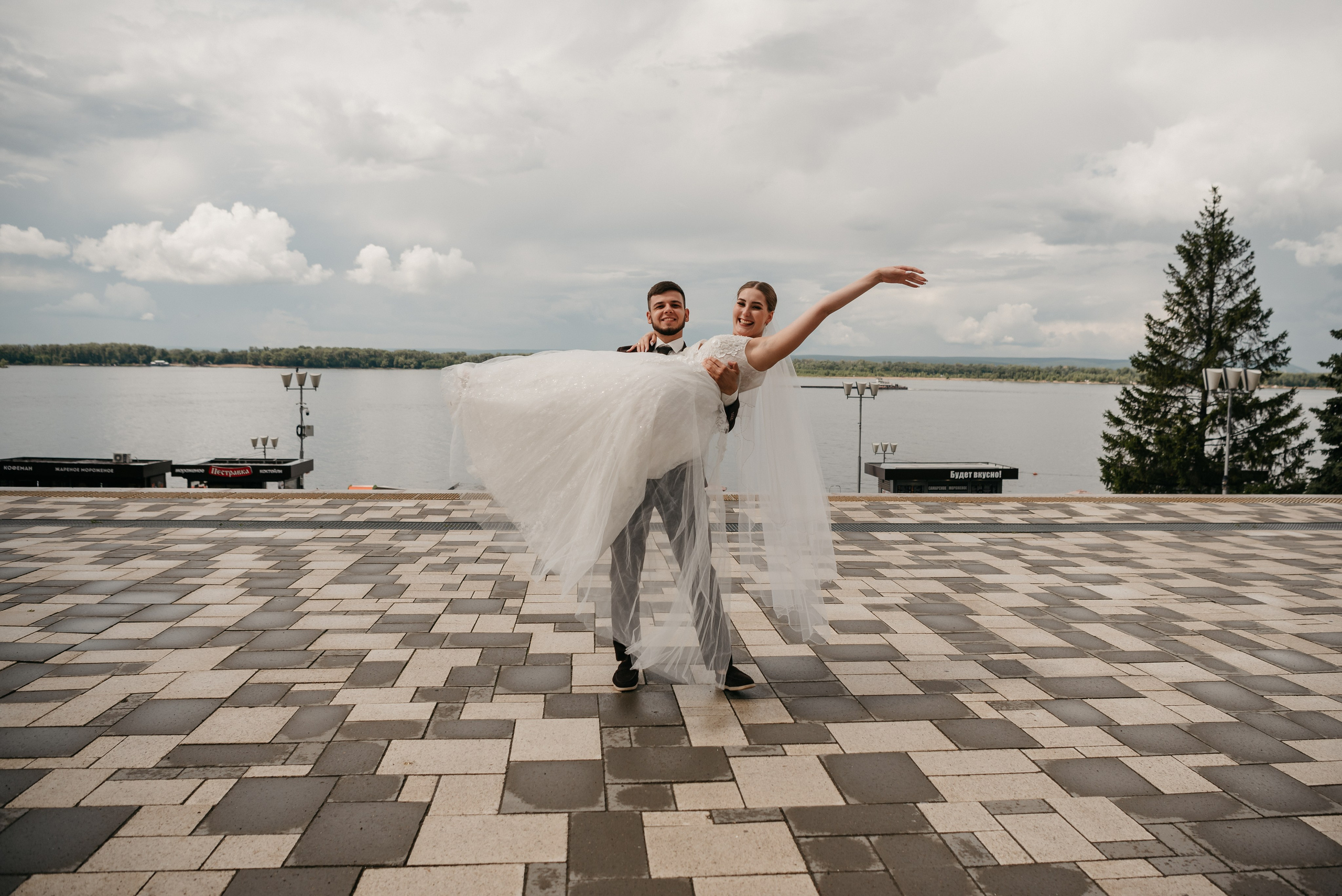 Прыгнем вместе. Свадебный и семейный фотограф в Самаре Любовь Атюшева
