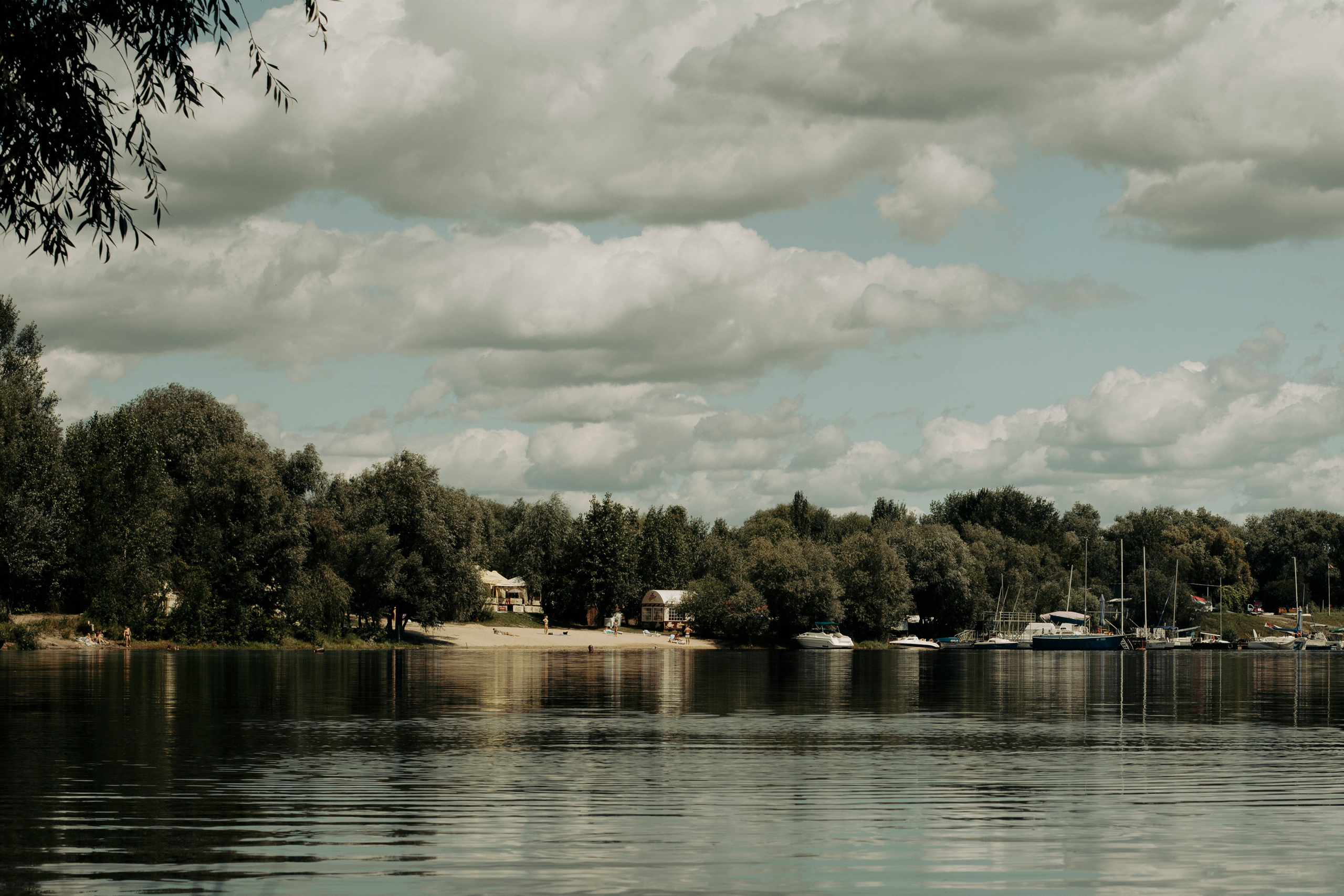 Репортаж с прогулки вокруг озера. Фотограф (photographer) Lischinski Vitaliy
