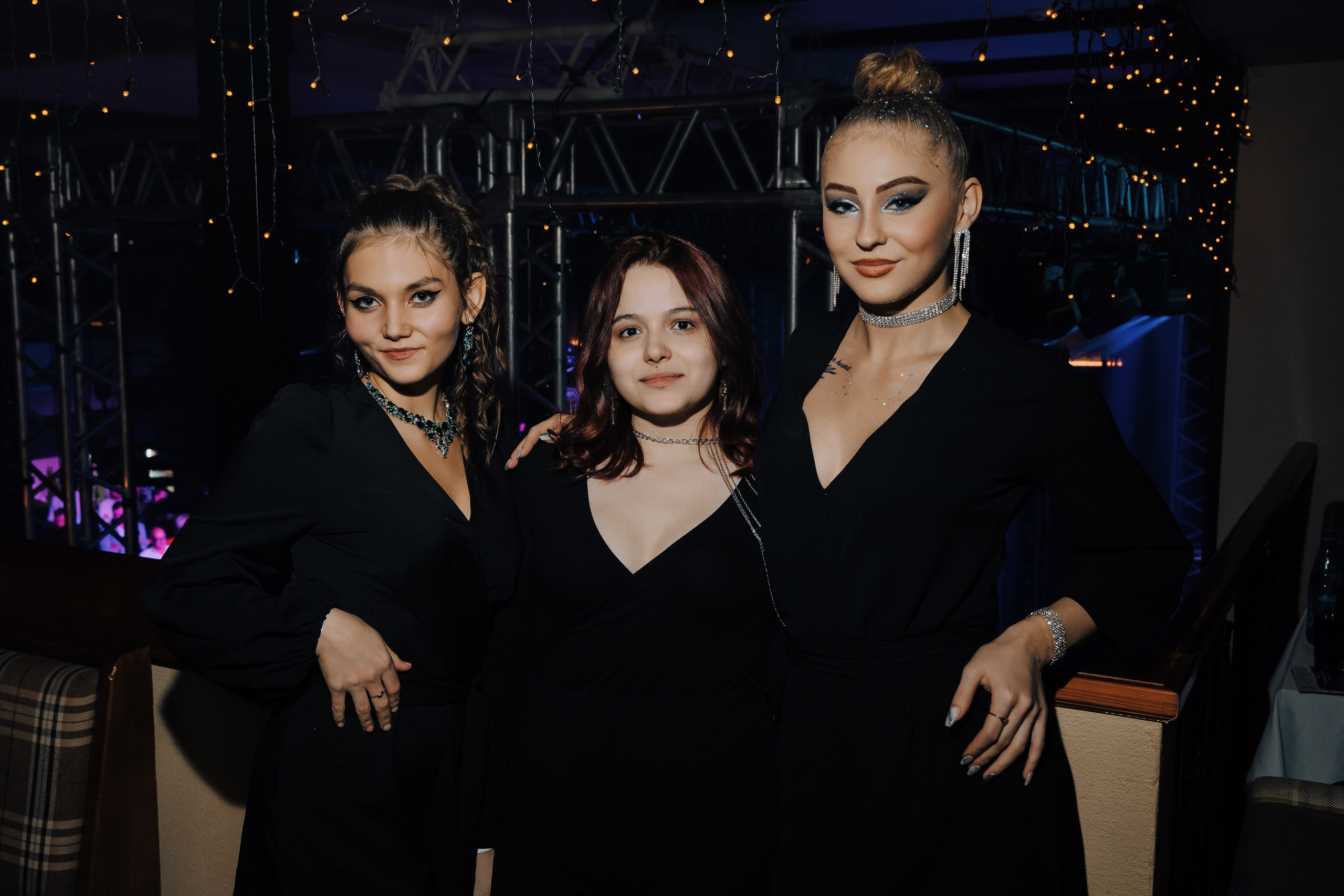 20 ЛЕТ МЕГАПОЛИС ЧЕЛЯБИНСК ХЕДЛАЙНЕР ЕЛКА. Репортажный фотограф Зуев Роман г. Челябинск