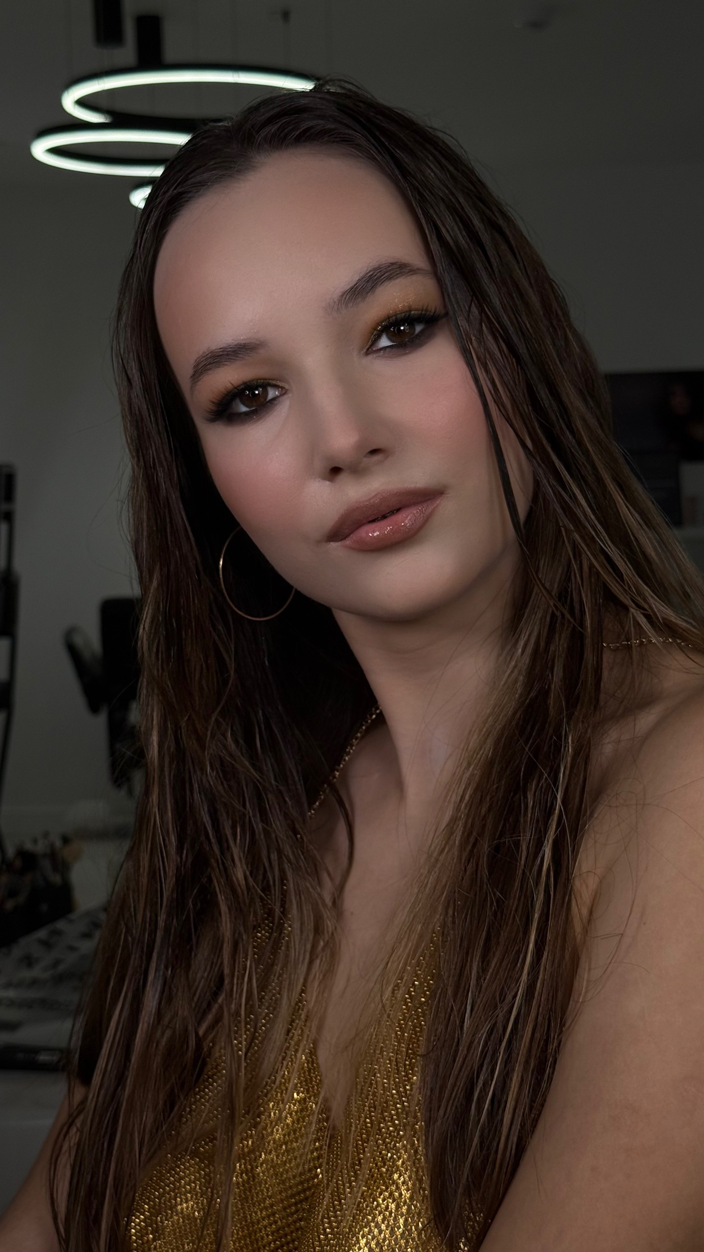 Образы. Студия визажистов, стилистов по прическам, бровистов и мастеров по ресницам