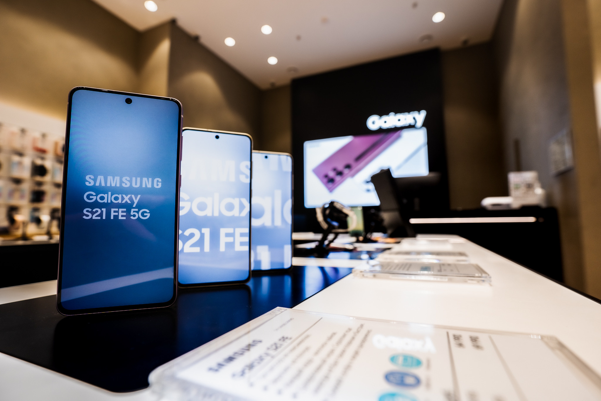 1galaxy — магазин Samsung в Санкт-Петербурге (2022.08.20). Фотограф для бизнеса, Дмитрий Федосеев, Санкт-Петербург