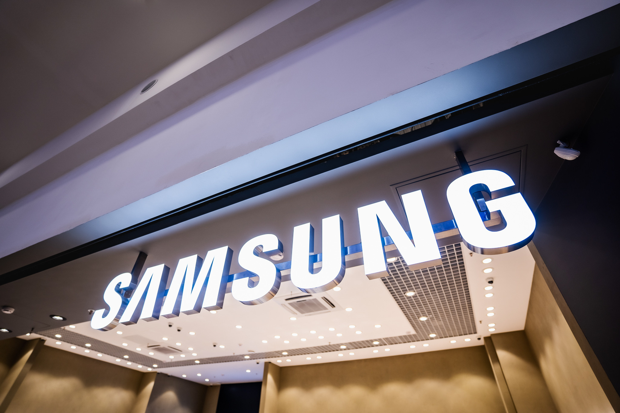 1galaxy — магазин Samsung в Санкт-Петербурге (2022.08.20). Фотограф для бизнеса, Дмитрий Федосеев, Санкт-Петербург