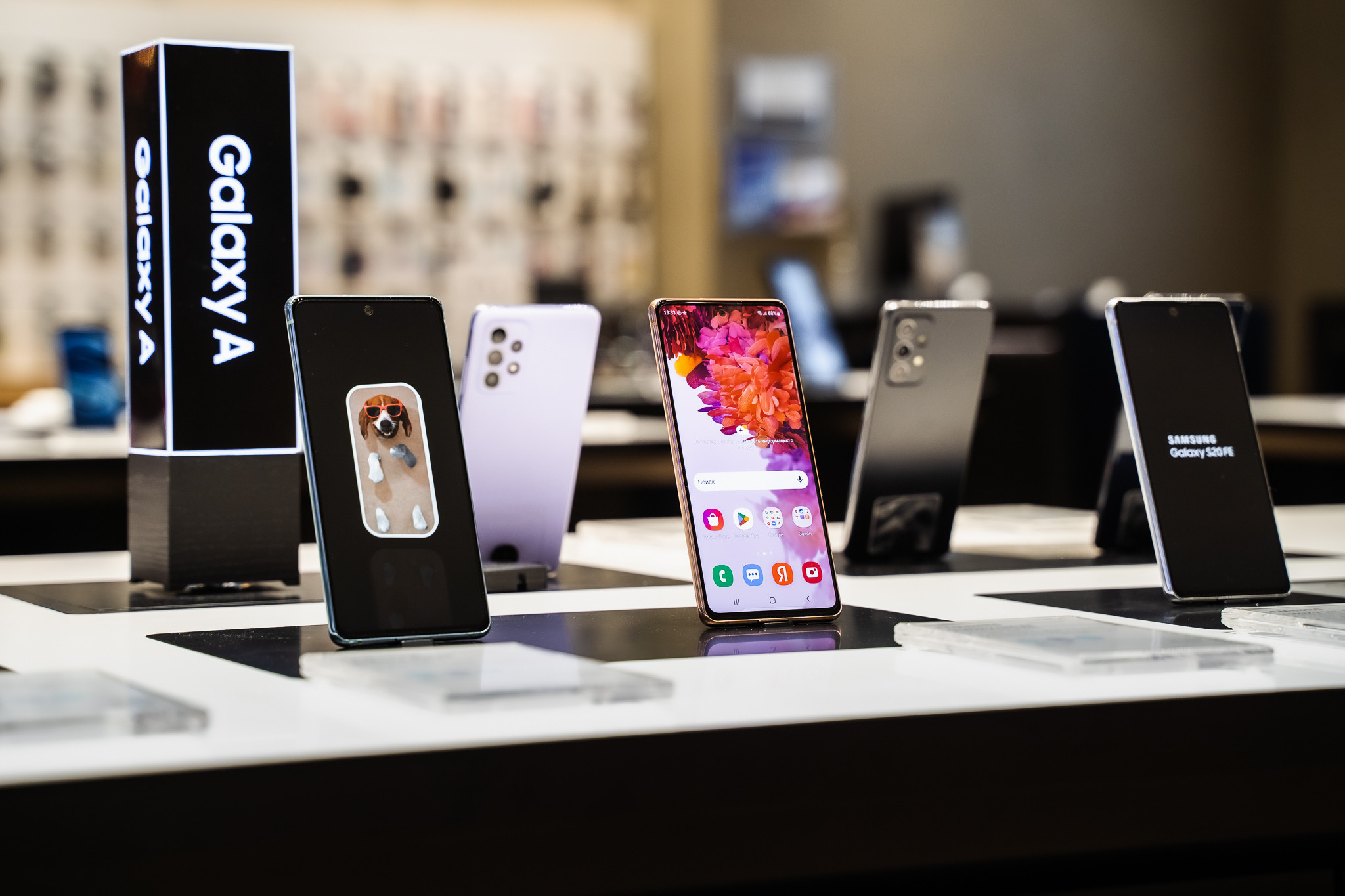 1galaxy — магазин Samsung в Санкт-Петербурге (2022.08.20). Фотограф для бизнеса, Дмитрий Федосеев, Санкт-Петербург