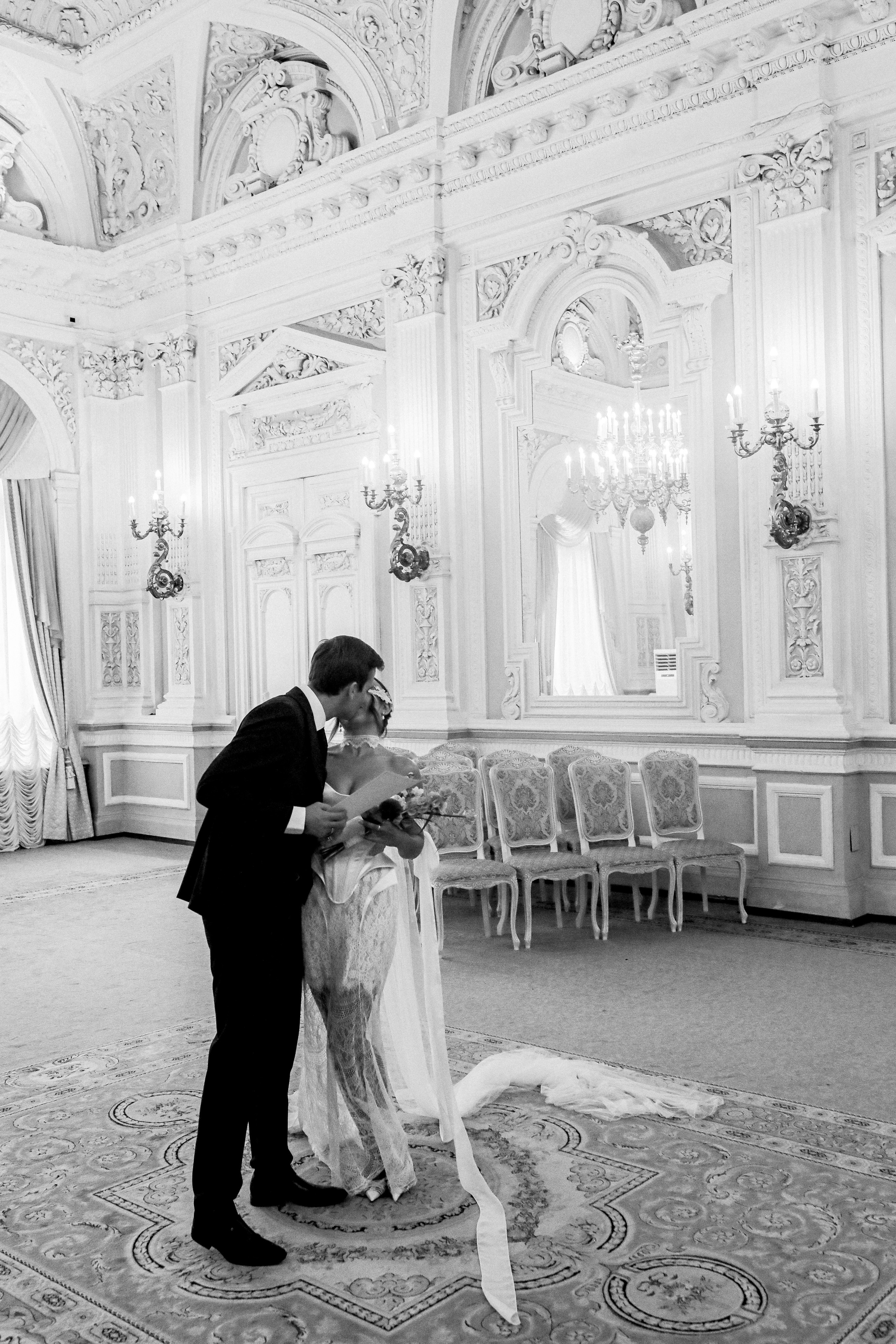 Роспись и прогулка на катере. Свадебный фотограф СПБ Юлия Брикстон