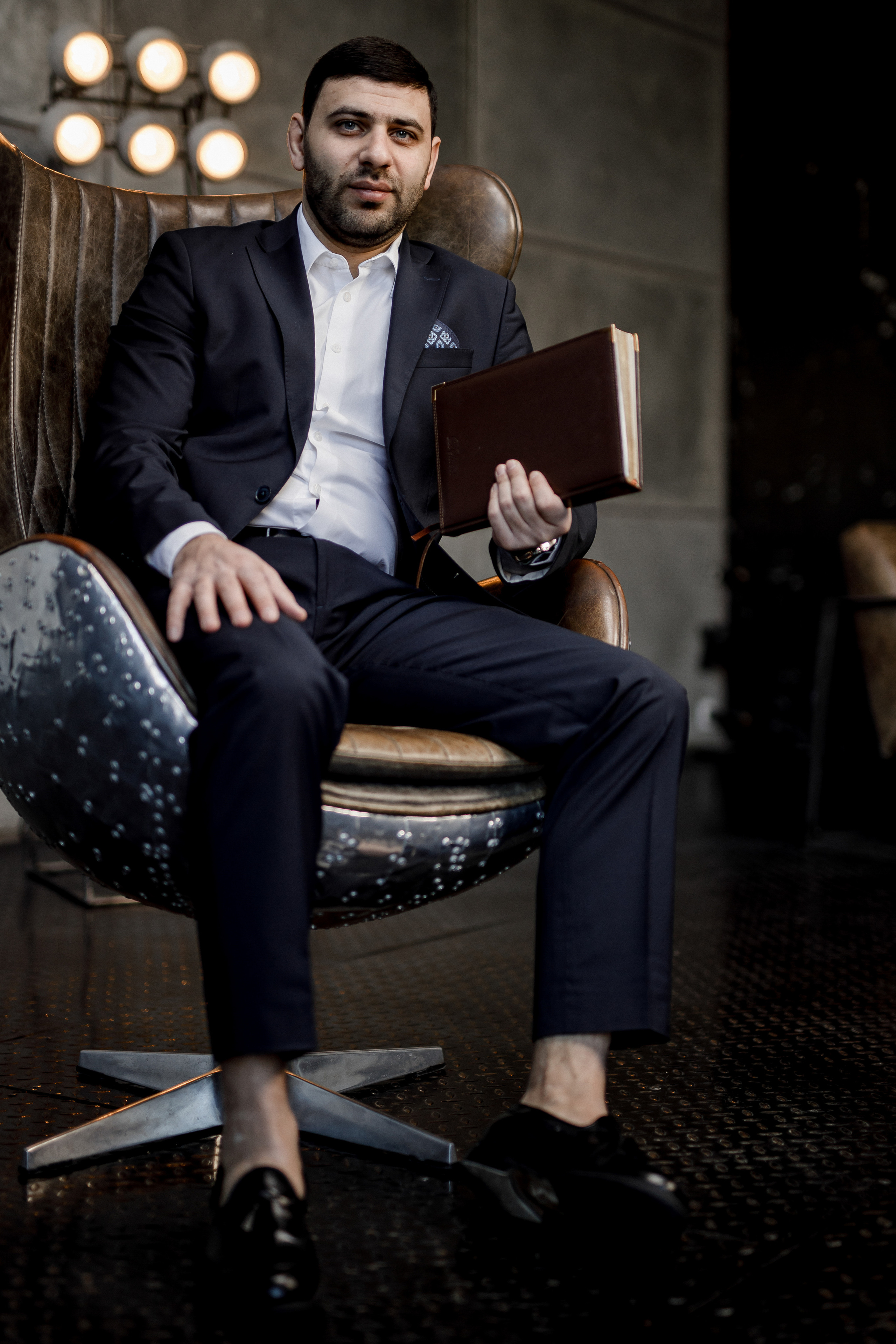 Лицо праздника: Профессиональный портрет свадебного ведущего. Семейный и свадебный фотограф Ростове-на-Дону