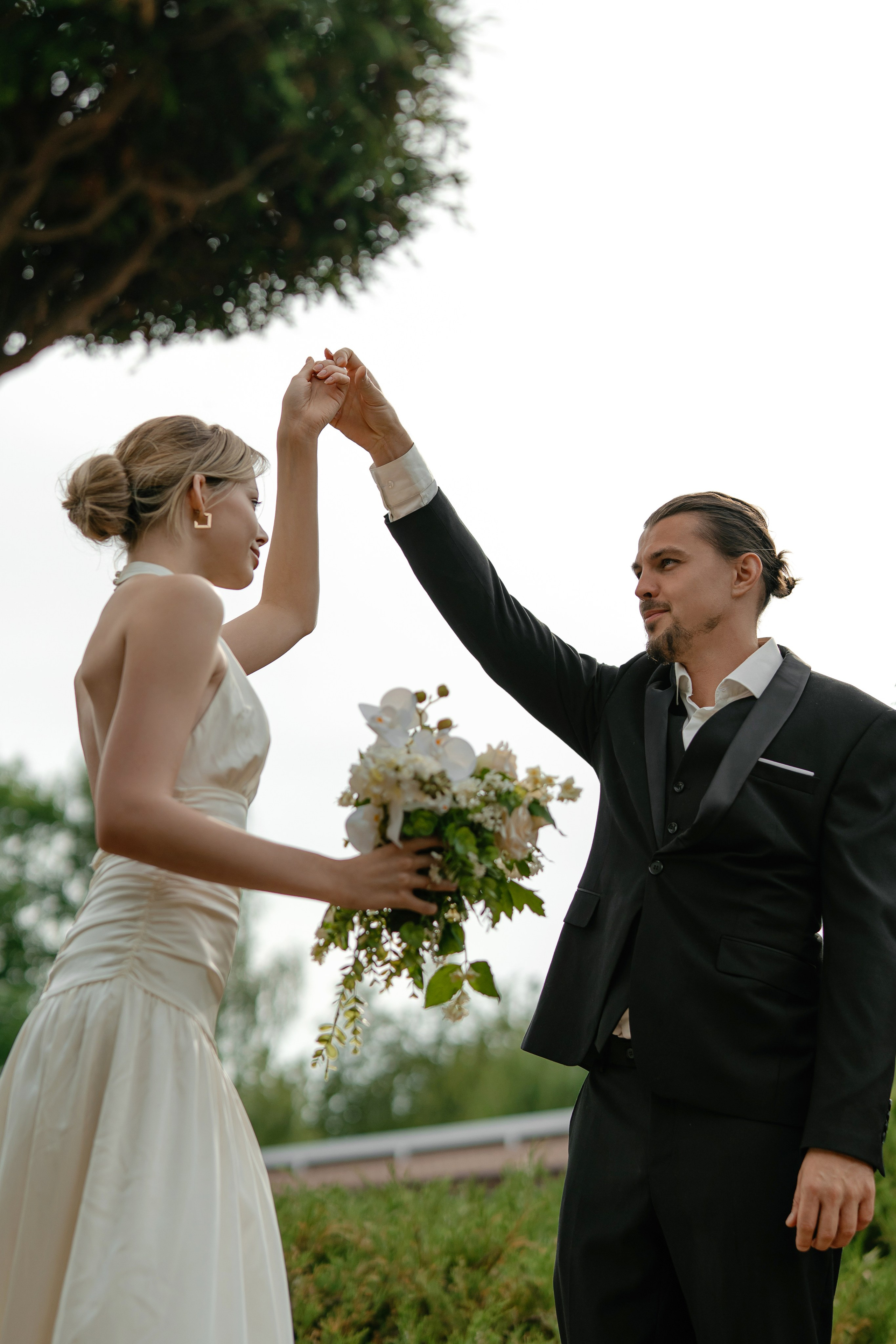Свадебная прогулка, а парке Сокольники. Фотограф Сергиев Посад / Москва / Дмитров / Дубна