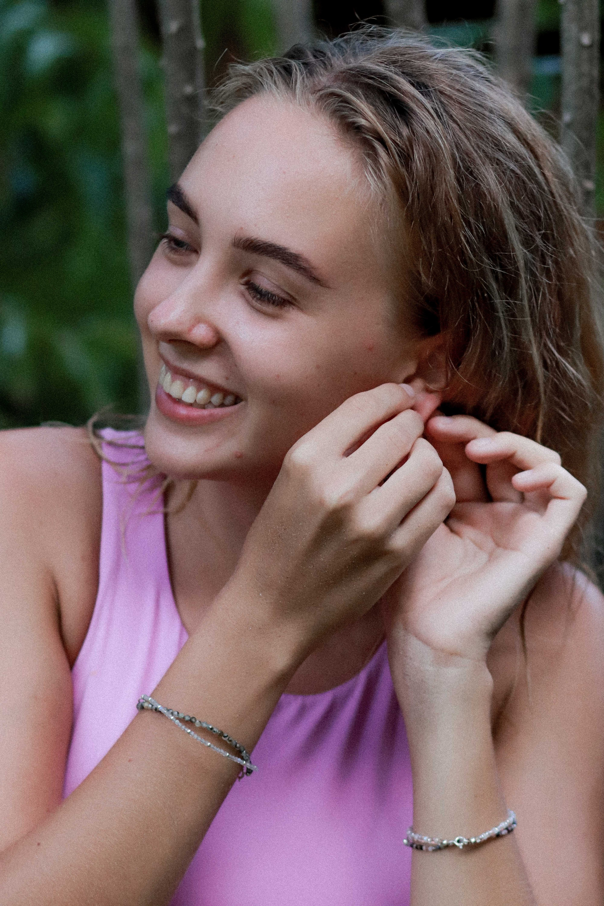 Коллекция украшения из натуральных камней. Фотограф на Шри-Ланке