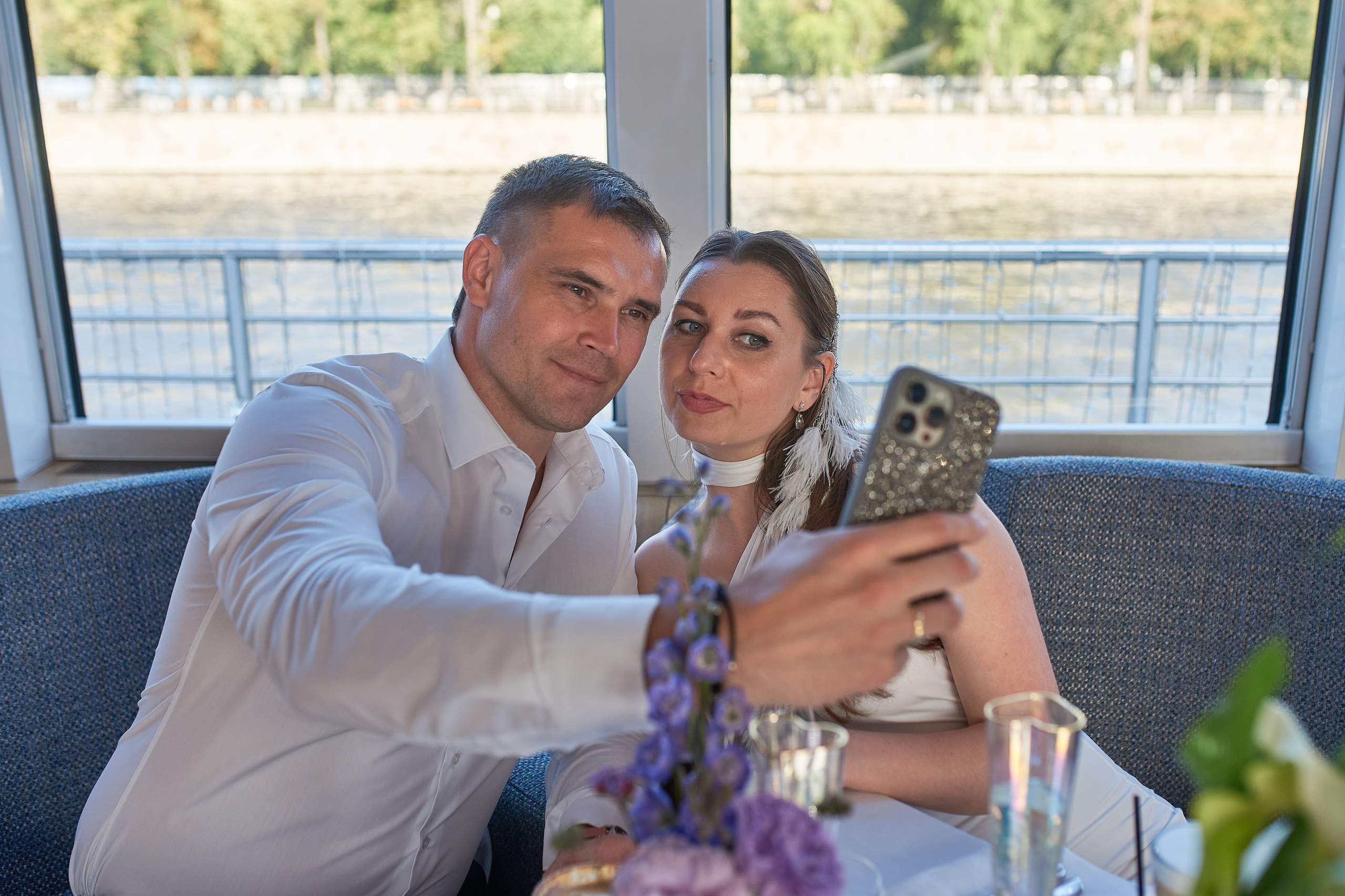 Свадебная прогулка на корабле, по Москве-реке