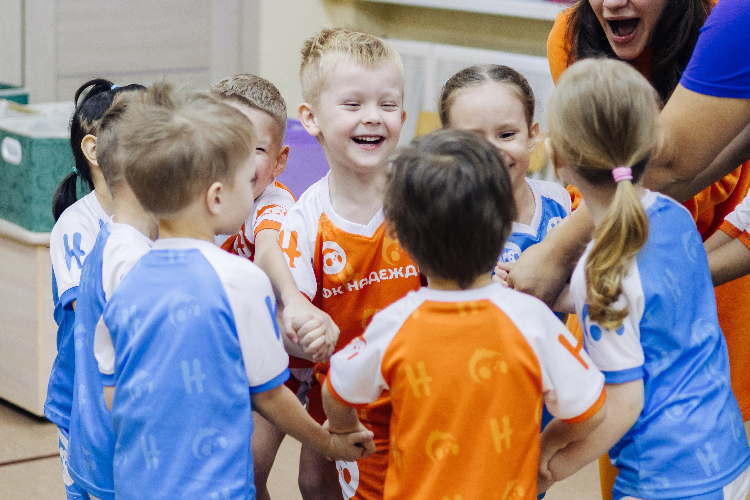 Фотосессия с кубком в детских садах г. Магнитогорска. Денис Прохоров Фотограф в г. Магнитогорск