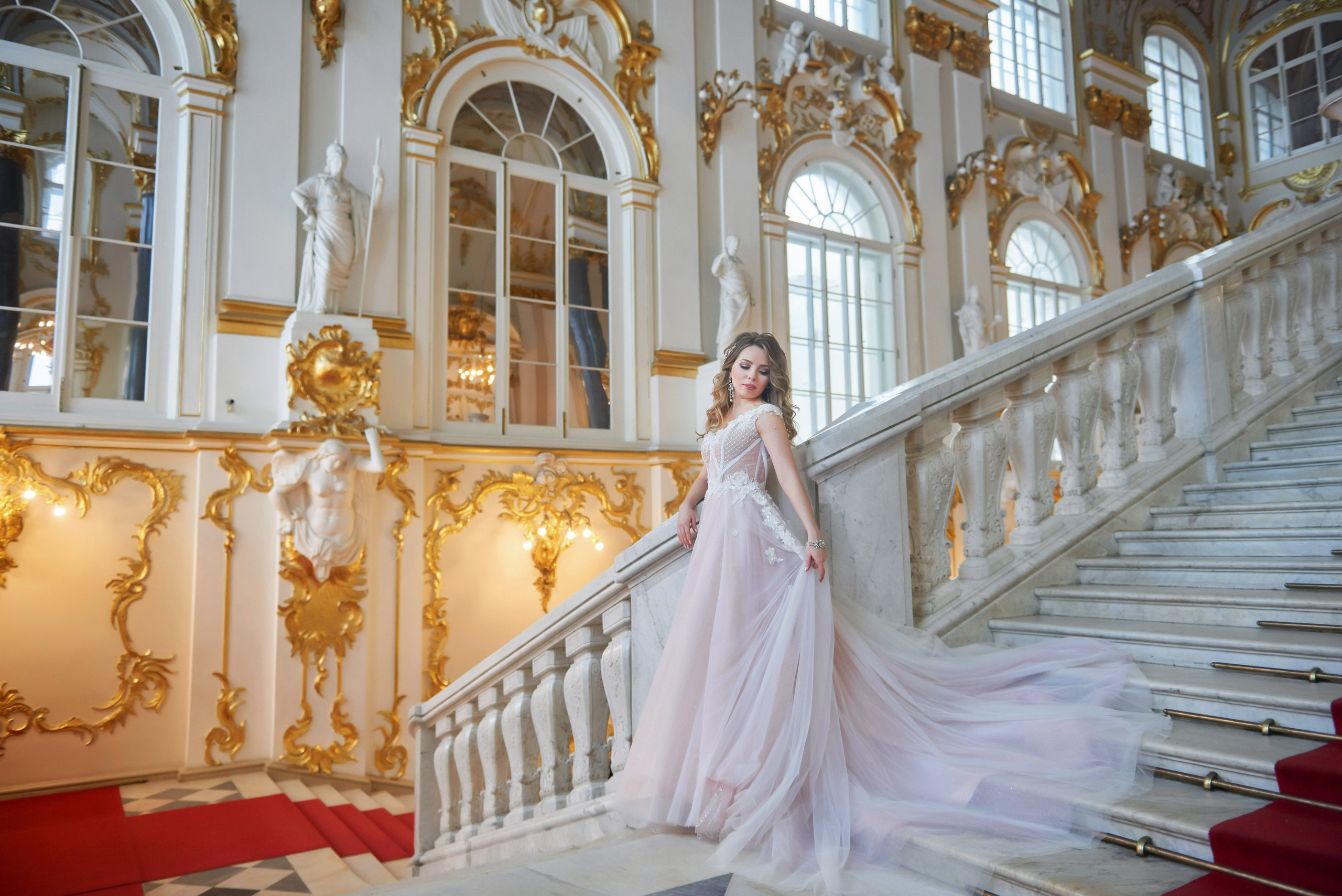 Елена и Иван (зимняя свадебная прогулка у Михайловского замка и фотосессия в Эрмитаже). Портретный, семейный и свадебный фотограф в Санкт-Петербурге и в Пушкине Ширяев Денис