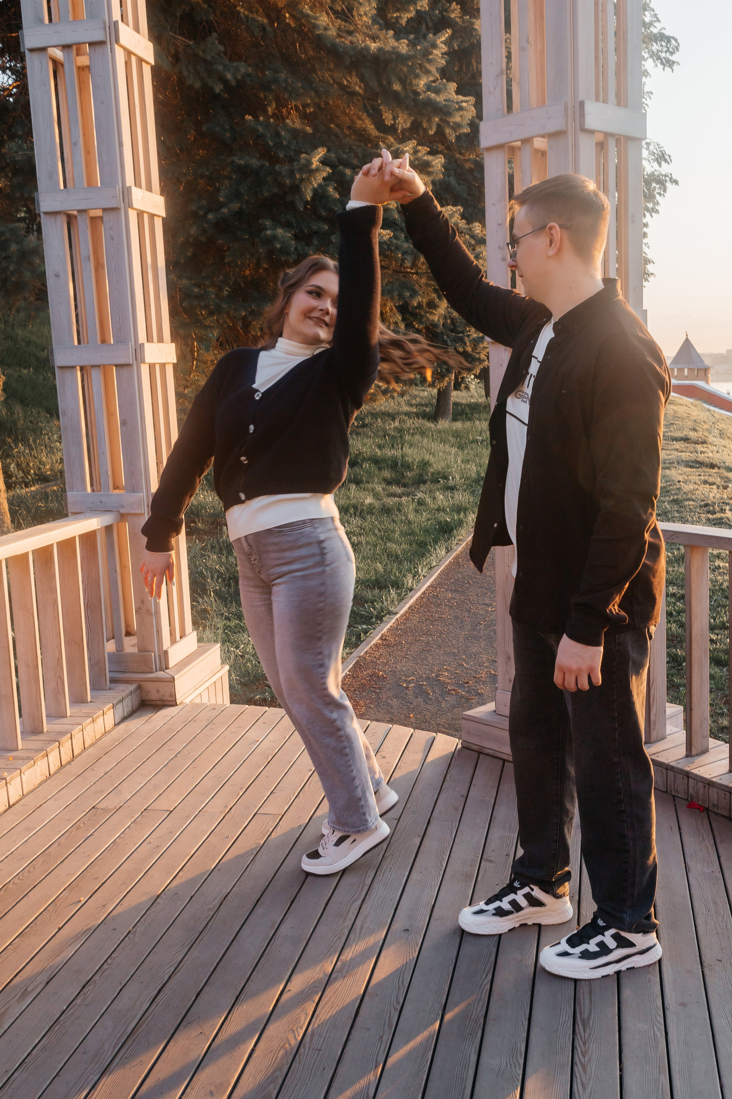 Предсвадебная love story в Александровском саду в Нижнем Новгороде | городская фотосессия. Свадебный фотограф и фотограф Love-Store в Нижнем Новгороде Анастасия