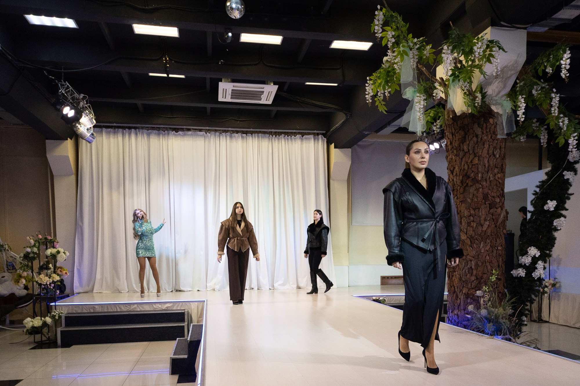 Показ моды Mexa Shop. Andrey Pospelove. Фотограф в Саратове